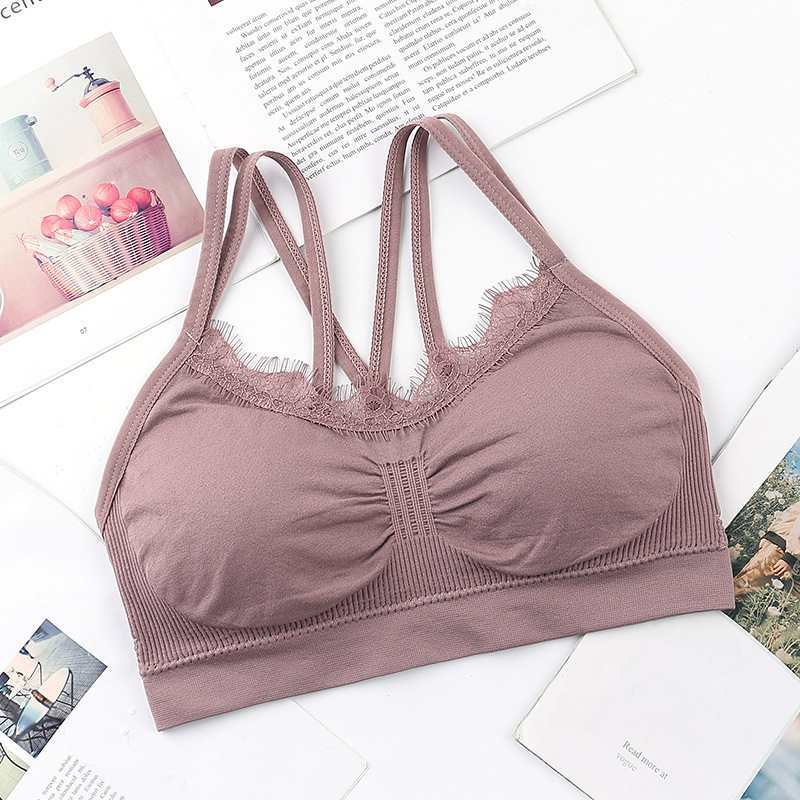 The 695# model of surplus goods from foreign trade is exported to Africa. This is a popular and popular vest with a beautiful back and a halter top from the Middle East. There is no thin, cross-shaped, beautiful back women's underwear that gathers the feminine feel of underwear and sports bras Item Picture