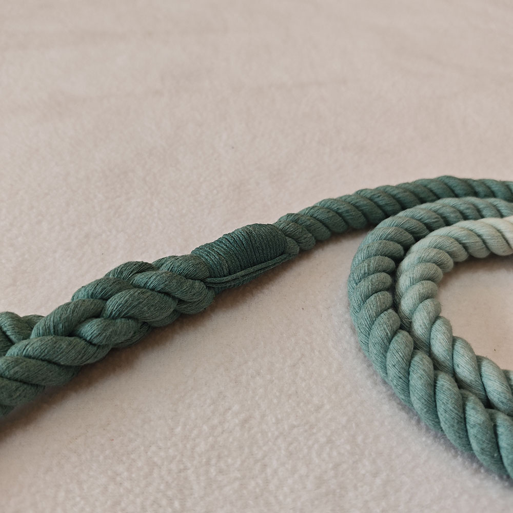 FOUND BUDDY handcrafted segment-dyed woven dog training leachines available in 8 colors Application Scenario