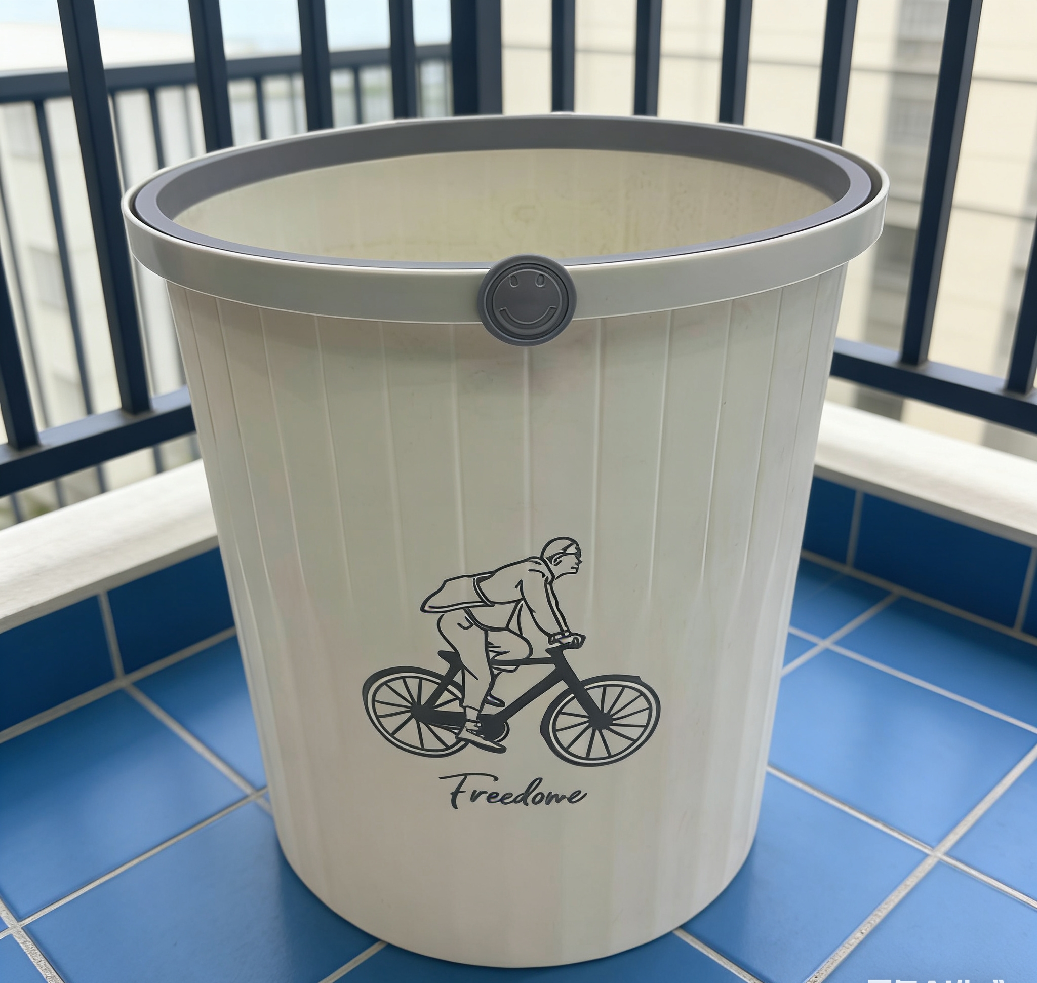 文艺风自行车图案垃圾桶卧室书房米色简约垃圾筒批发 简约自行车图案垃圾桶米色竖纹家用客厅无盖垃圾筒批发详情图4