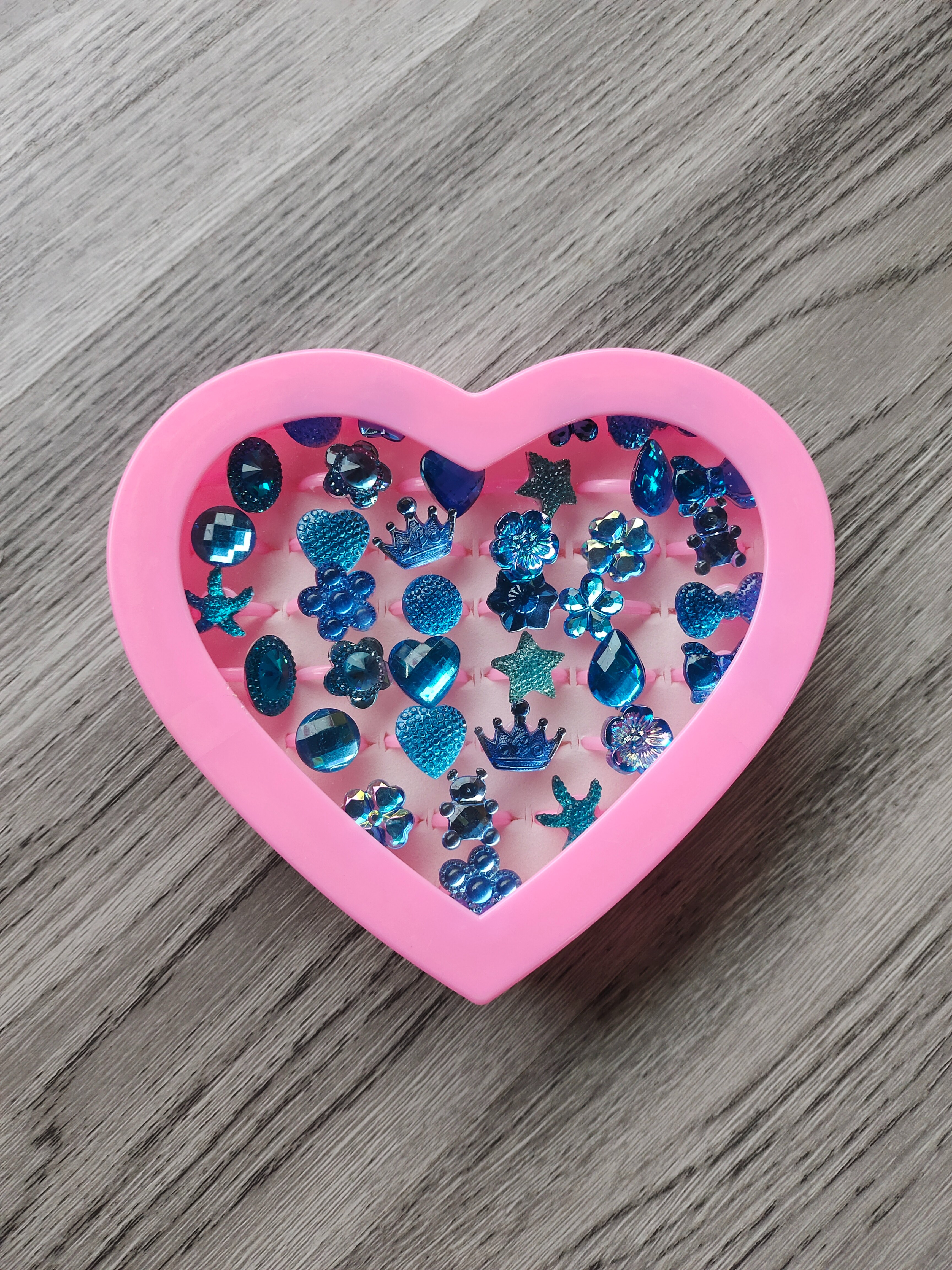 粉色心形盒子蓝色装饰品香水礼盒包装盒礼品盒送女友节日礼物蓝色