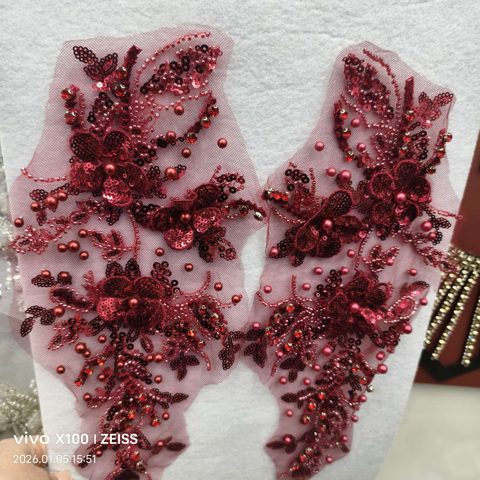 珠绣亮片绣对花，腰花，肩花，后背花。详情图4