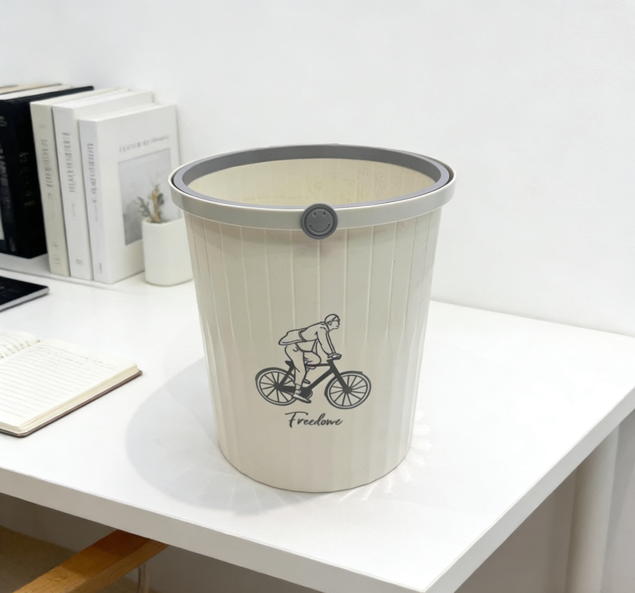 文艺风自行车图案垃圾桶卧室书房米色简约垃圾筒批发 简约自行车图案垃圾桶米色竖纹家用客厅无盖垃圾筒批发详情图2