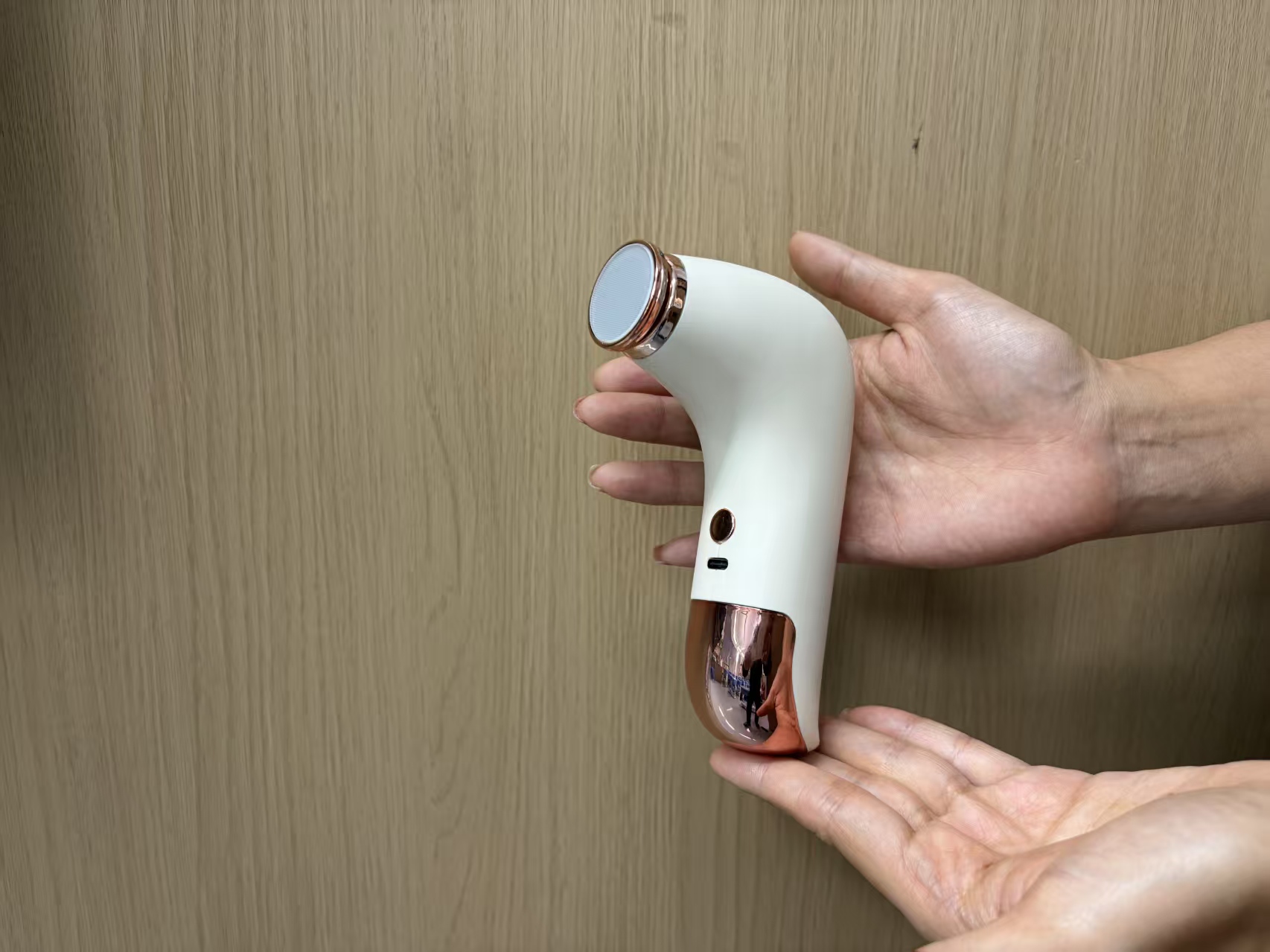 Dolphin Foot massager new product: Nano glass three-in-one pedicure device, electric pedicure device, foot care and dead skin remover Specification image