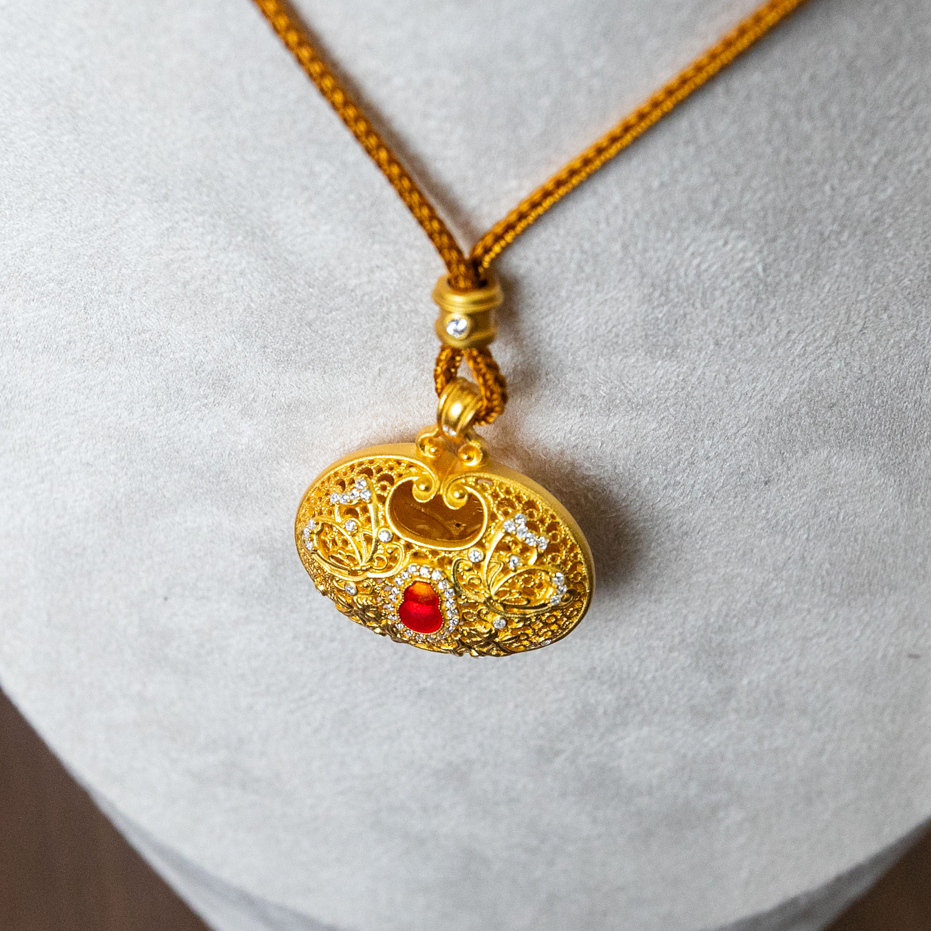 Golden Thangka, silver gilded, ancient-style gold ingot pendant, necklace, silver jewelry, jewelry pendant, decorative item Specification image