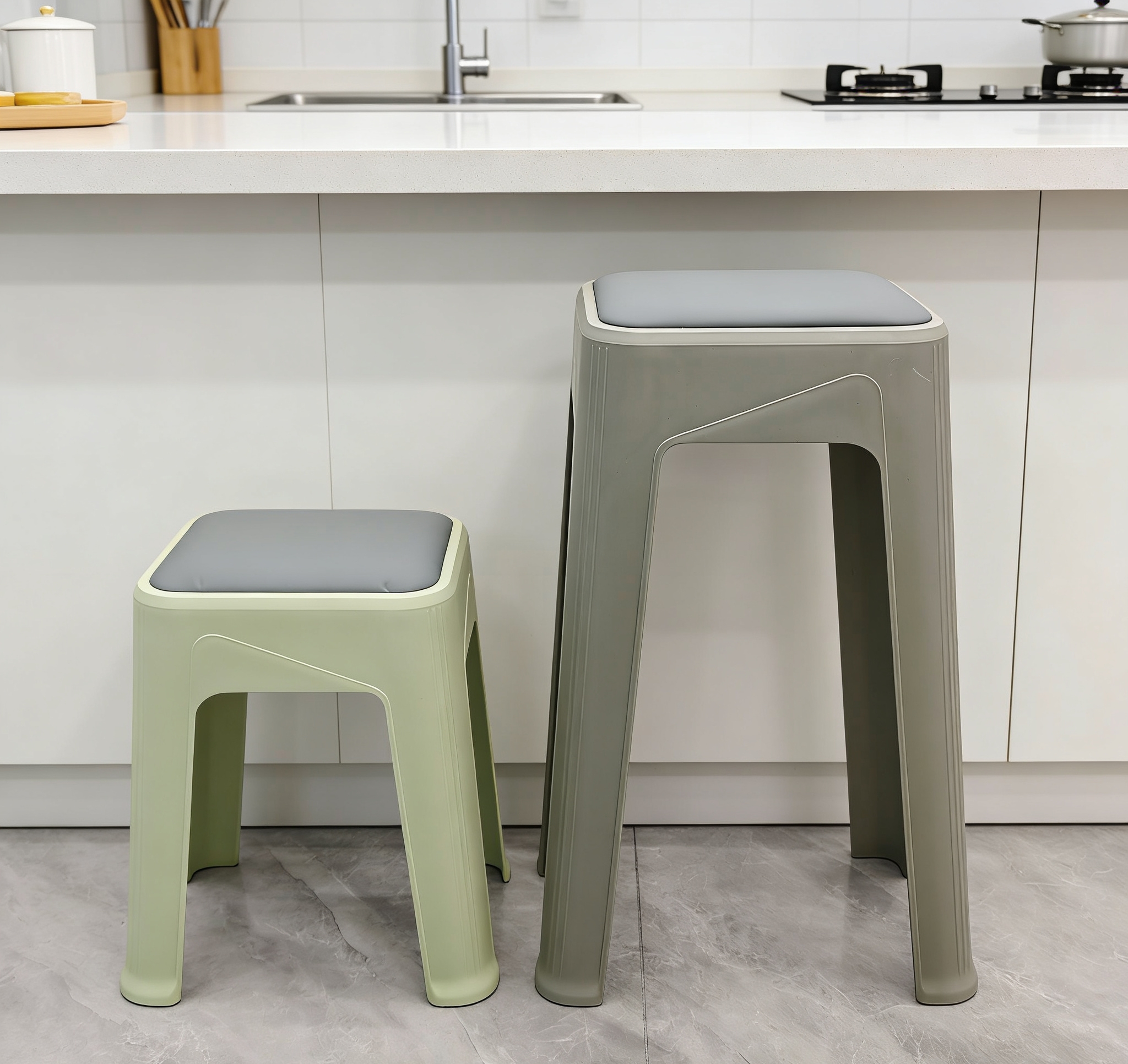 Soft and elastic plastic square stools reinforce load-bearing capacity, spare stools for living rooms and dining rooms, two-color soft-padded plastic stools, thickened anti-slip household high and low stools wholesale Application Scenario