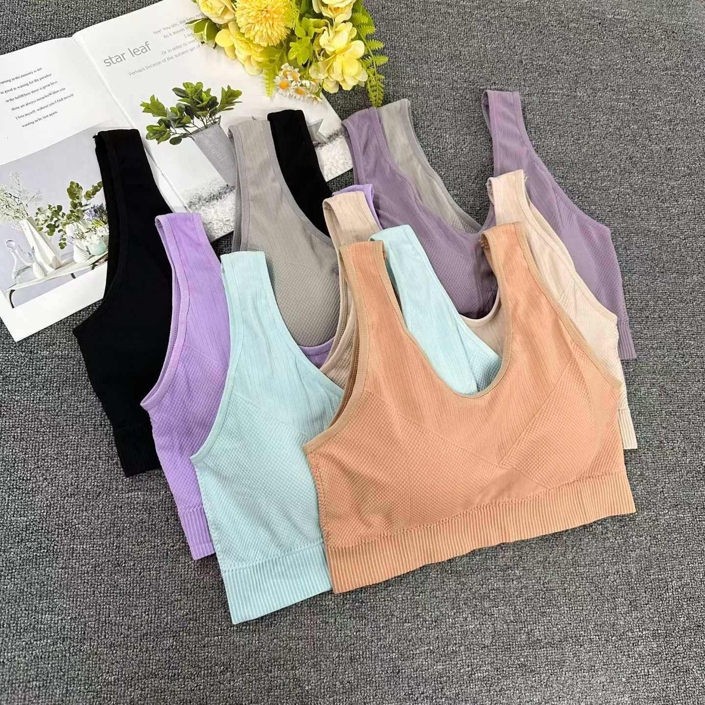 210# style European and American export women's vest, seamless vest, beautiful back wrap around the chest, no steel ring underwear, halter vest, sexy women's underwear base, anti-QNI full figure