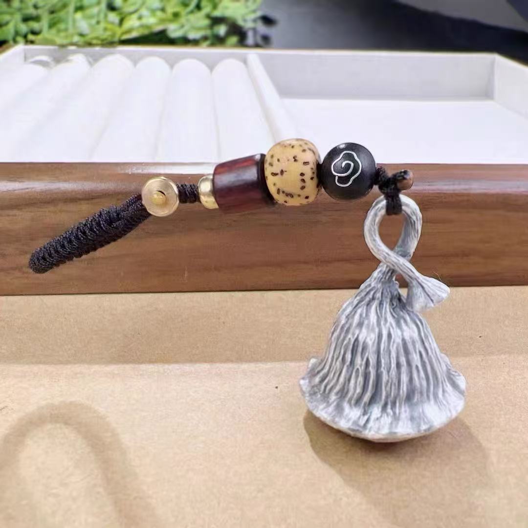 Foot anemone pendant, 999 pure silver, ancient-style hand-woven keychain pendant Specification image