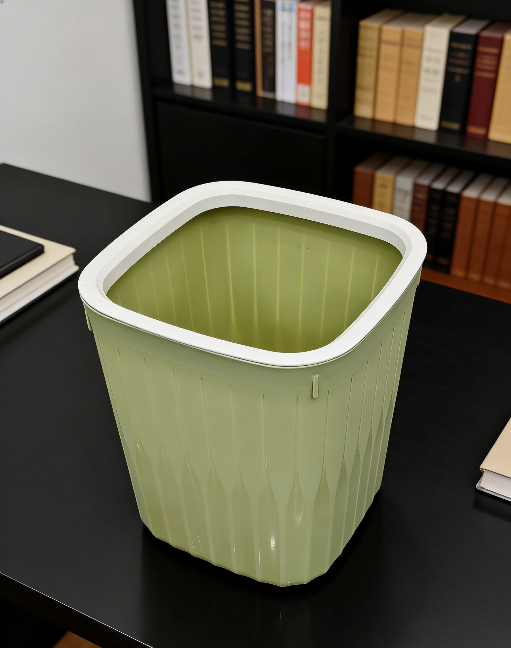 垃圾桶/笑脸垃圾桶/不弯腰垃圾桶/家用垃圾桶/不锈钢垃圾桶带盖白底实物图