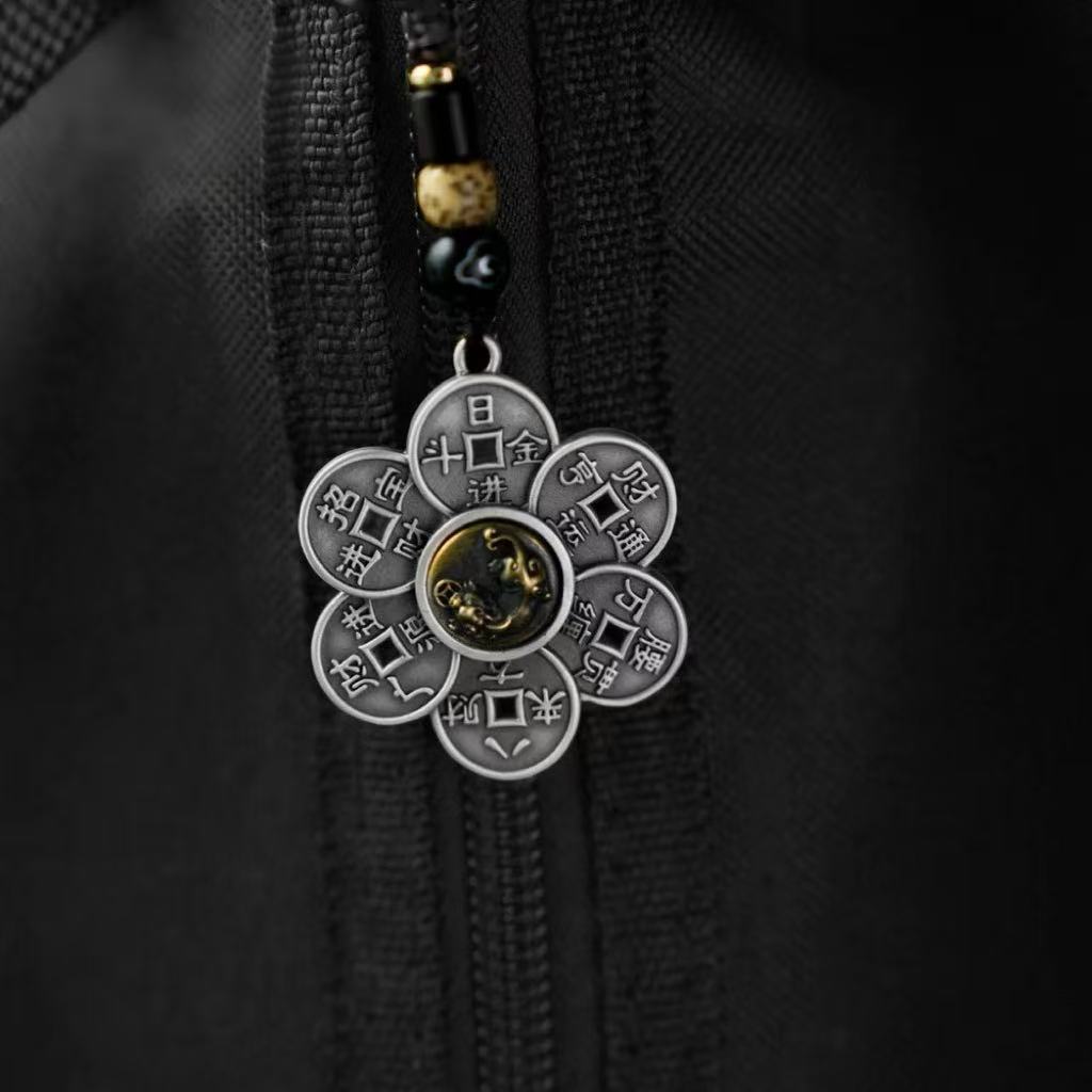 Daily gold and silver pendants, flower-shaped woven rope chain bags, pendants, keychains