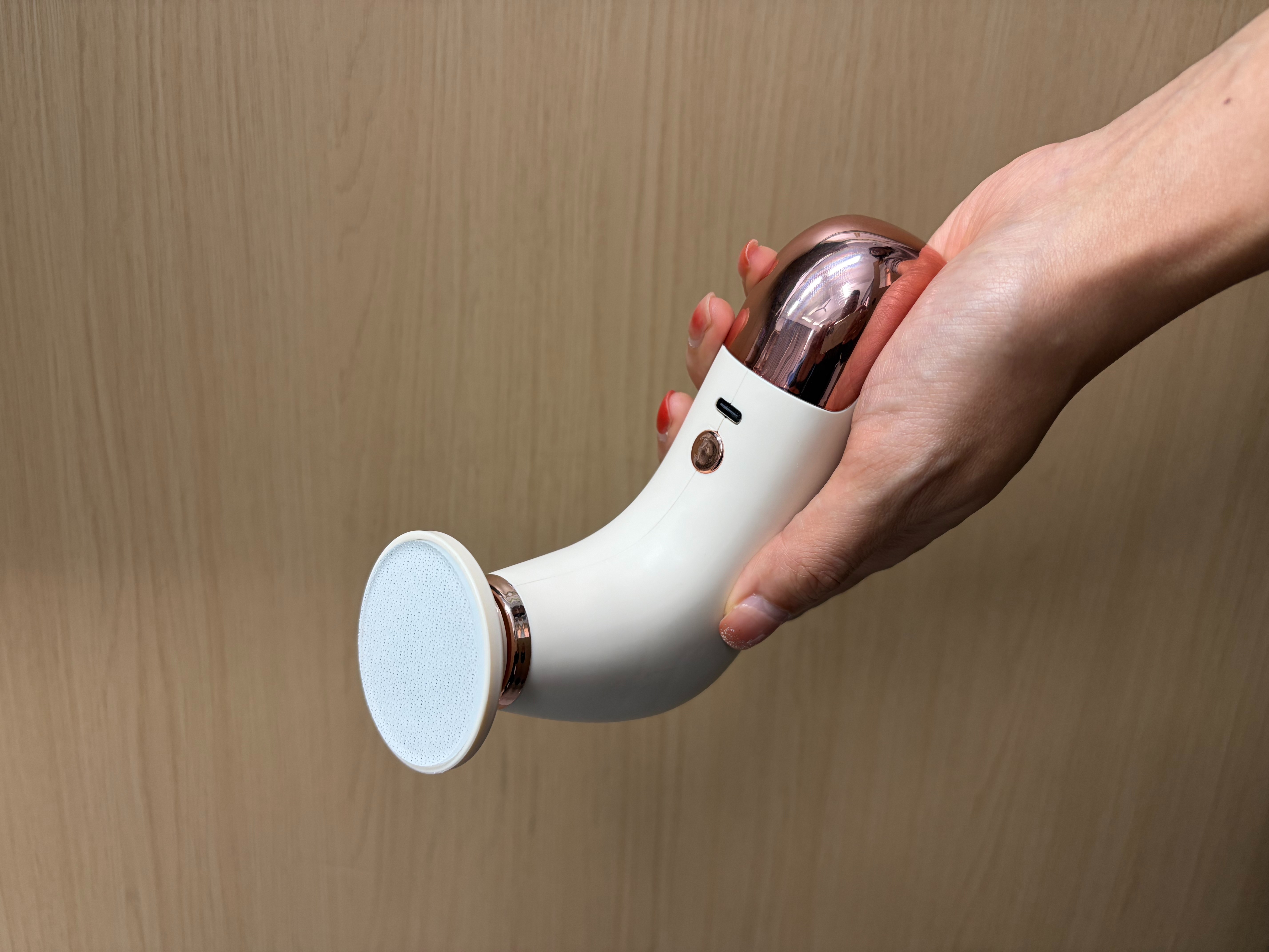 Dolphin Foot massager new product: Nano glass three-in-one pedicure device, electric pedicure device, foot care and dead skin remover Application Scenario