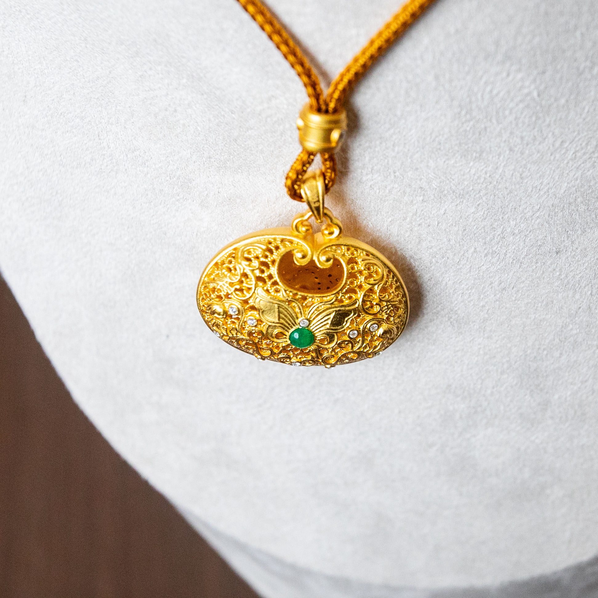 Golden Thangka, silver gilded, ancient-style gold ingot pendant, necklace, silver jewelry, jewelry pendant, decorative item details Picture