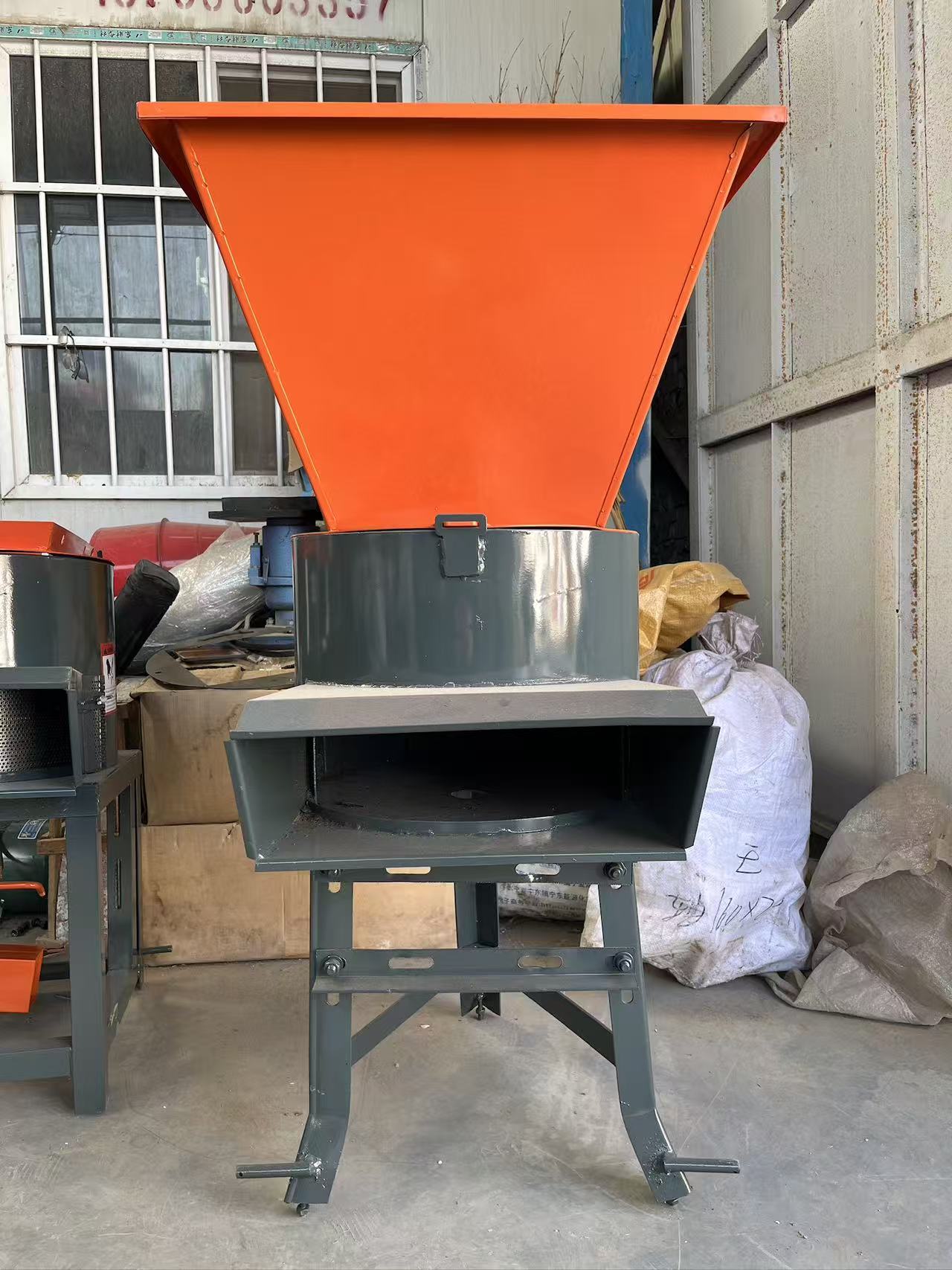 出口供应多功能粉碎机400打包草粉碎机多功能方桶粉碎机养殖机械制造商供应出口玉米粉碎机秸秆粉碎机谷物秸秆一体粉碎机详情图7