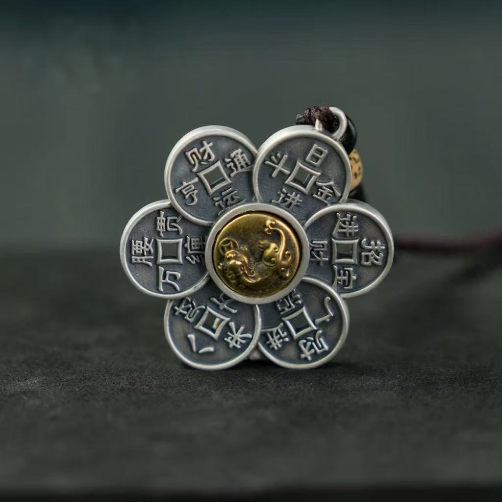 Daily gold and silver pendants, flower-shaped woven rope chain bags, pendants, keychains Specification image