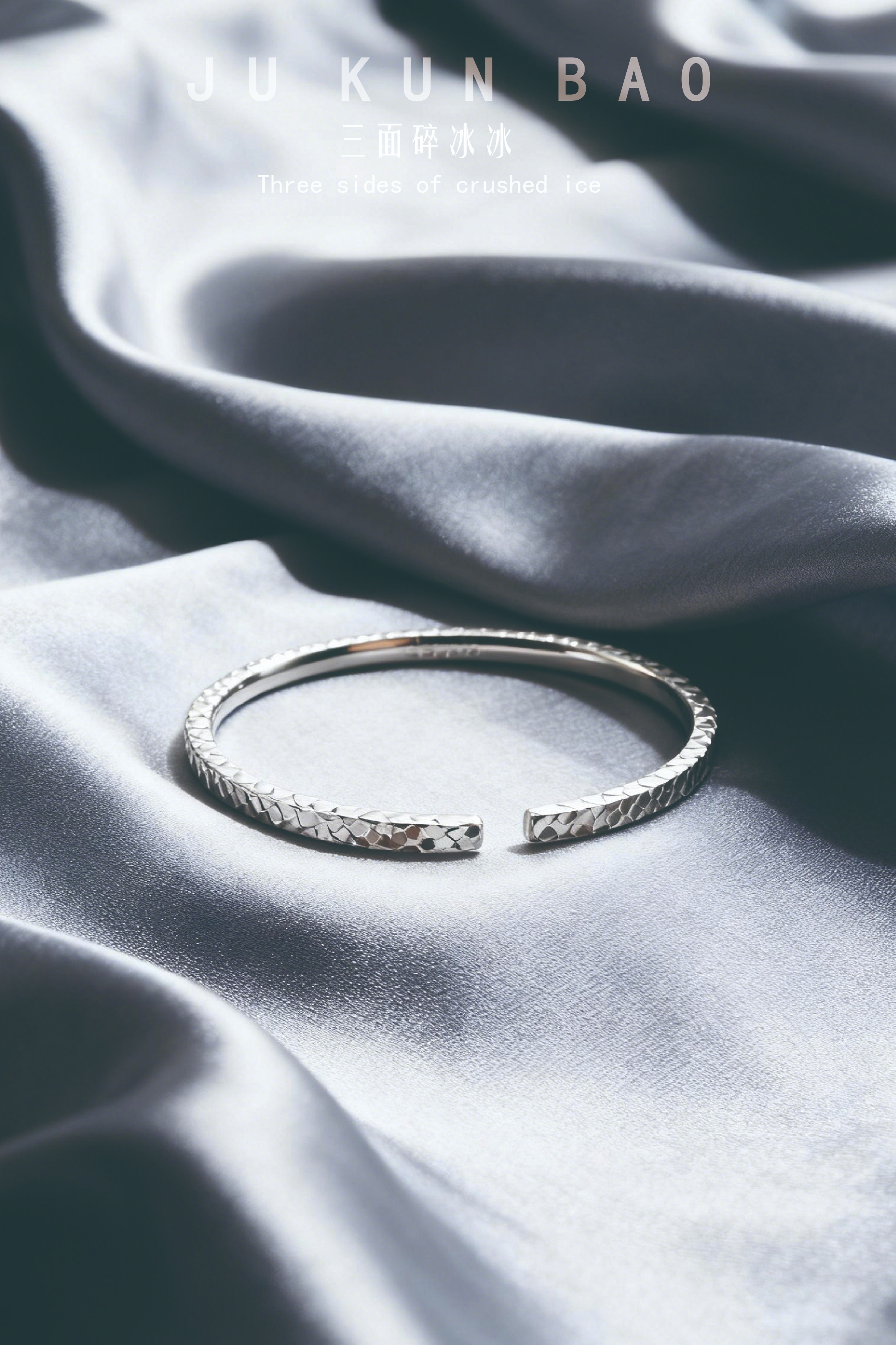 999 pure silver gold-plated silver bracelet, Pandora style silver gold-plated jewelry, gold bracelet, fashionable and versatile women's style Application Scenario