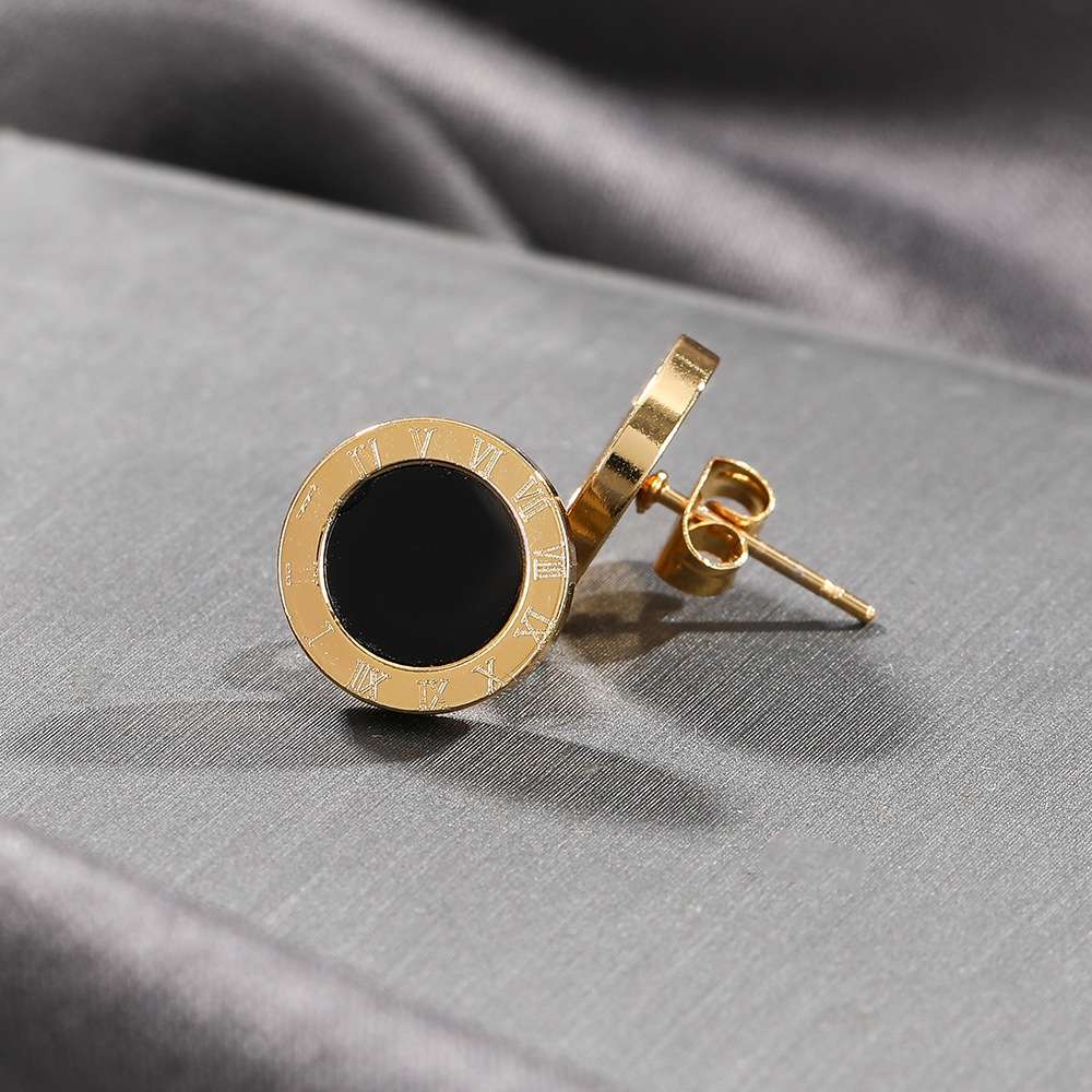 Stainless steel black butterfly earrings, geometric stud earrings, round earrings, cross-border simple earrings Application Scenario