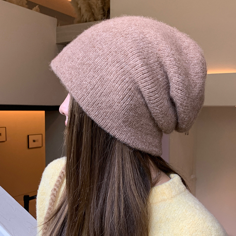 The new double-layer thickened warm knitted hat for women's ear protection and warm headwear in the autumn and winter of 2025 is creating a wave of hat trends details Picture