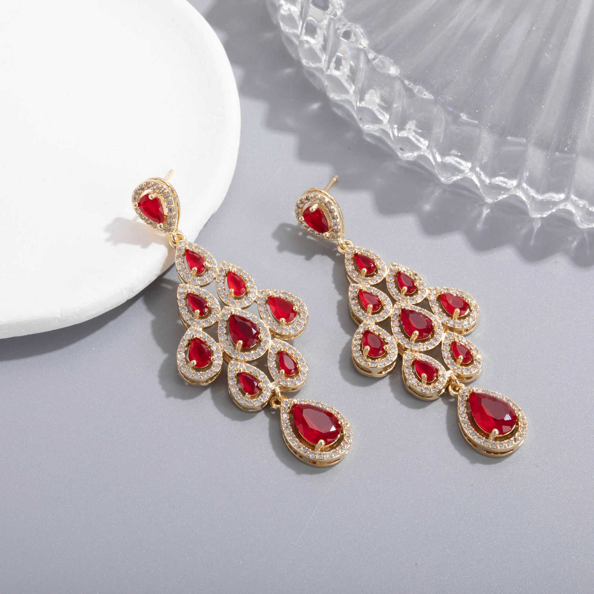 The same style of red water drop tassel design stud earrings with full diamonds as on Xiaohongshu, exuding a sense of high-end sophistication and is versatile and exquisite details Picture