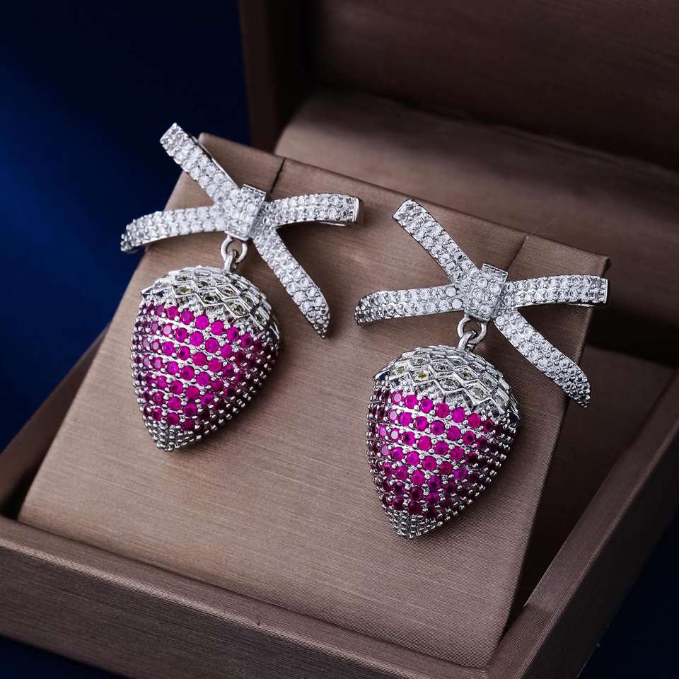 New full-diamond bow strawberry earrings with a fashionable and light luxury design for women