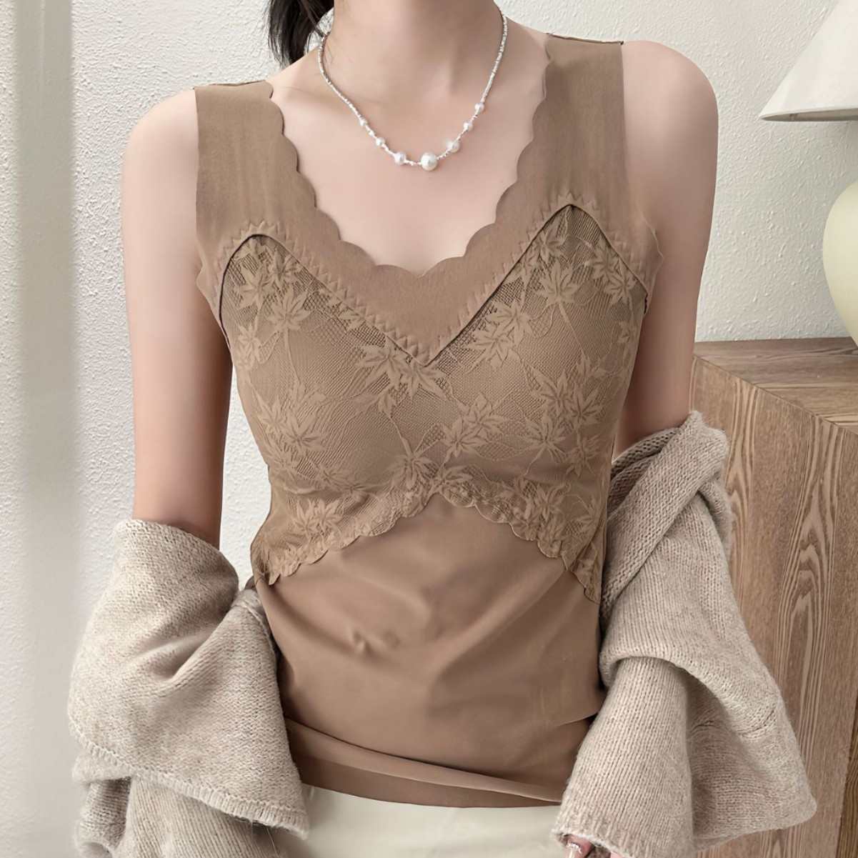 5003# Export thermal underwear, fixed cup lace thermal underwear, women's gathering and retracting breast thermal underwear, seamless outerwear, base layer, no need to wear bra, women's vest QNI Item Picture
