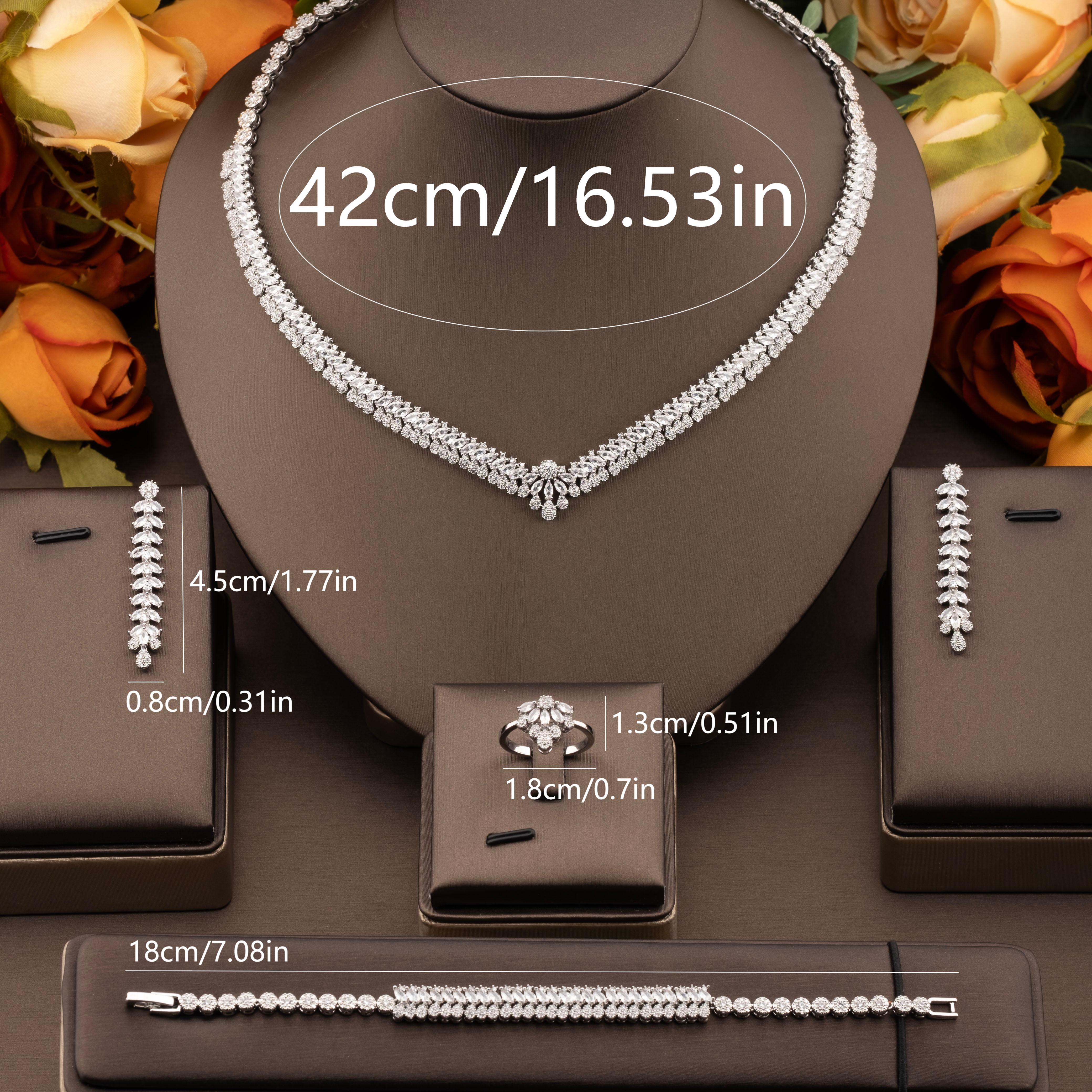 A set of luxurious and dazzling cubic zirconia V-neck small teardrop jewelry is suitable for ladies to wear at their weddings Item Picture