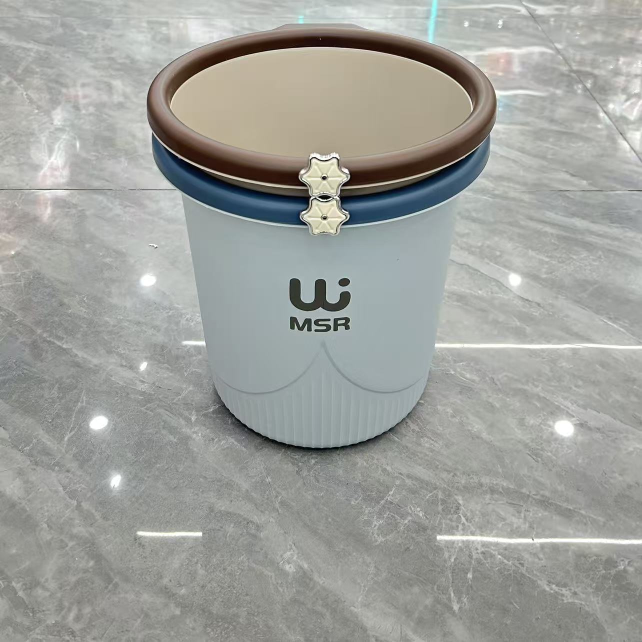The smiling Face household stainless steel trash can is designed with a lid that does not bend over and is touch-free. It is environmentally friendly and durable Item Picture