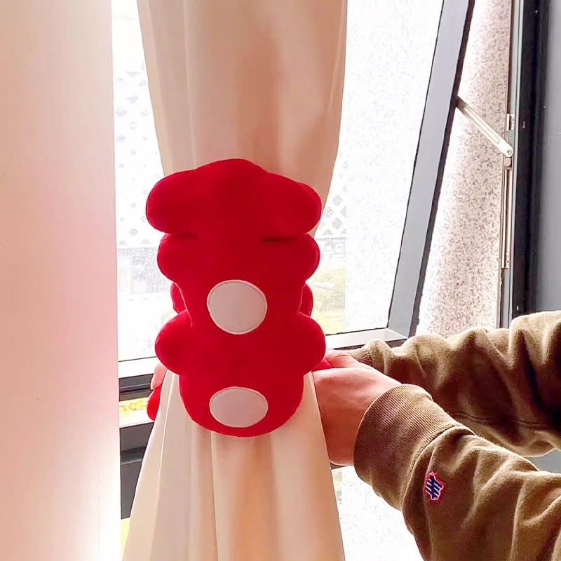 Wedding bedside pillows with the character "Happiness", wedding supplies, decoration and arrangement for the newlywed room, cushions, and heart-shaped festive dolls on the bed Specification image