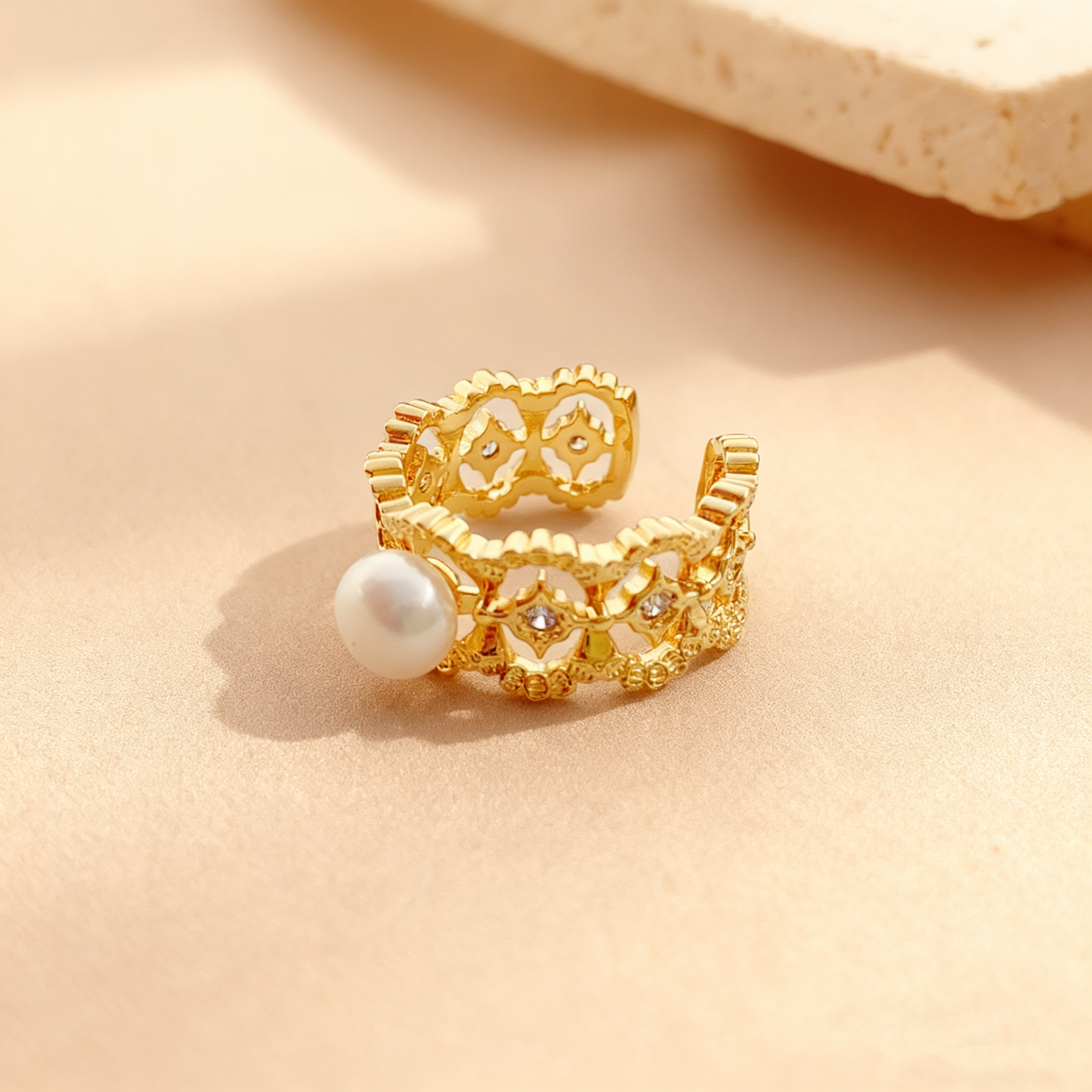 金色镂空珍珠戒指男士情侣戒指莫桑钻空托时尚饰品