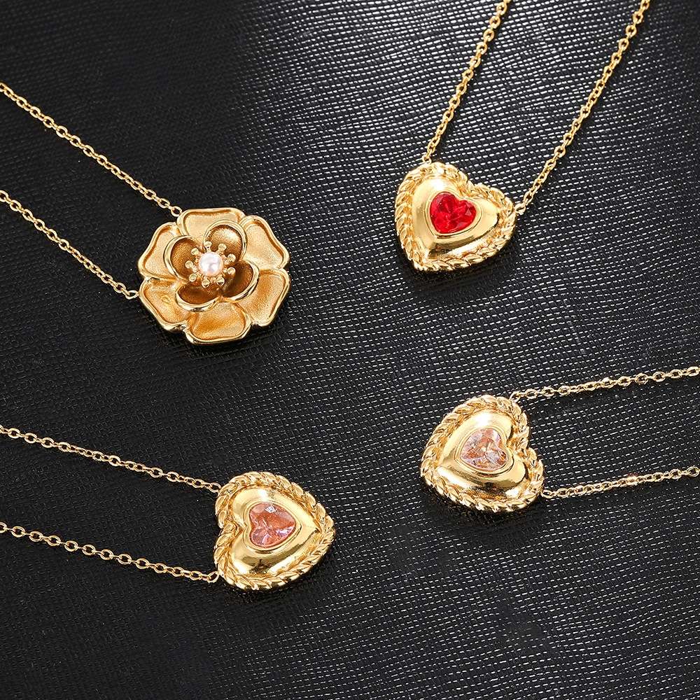 爱心不锈钢项链花朵项链18K保色女士锁骨链时尚外贸跨境项链带钻项链