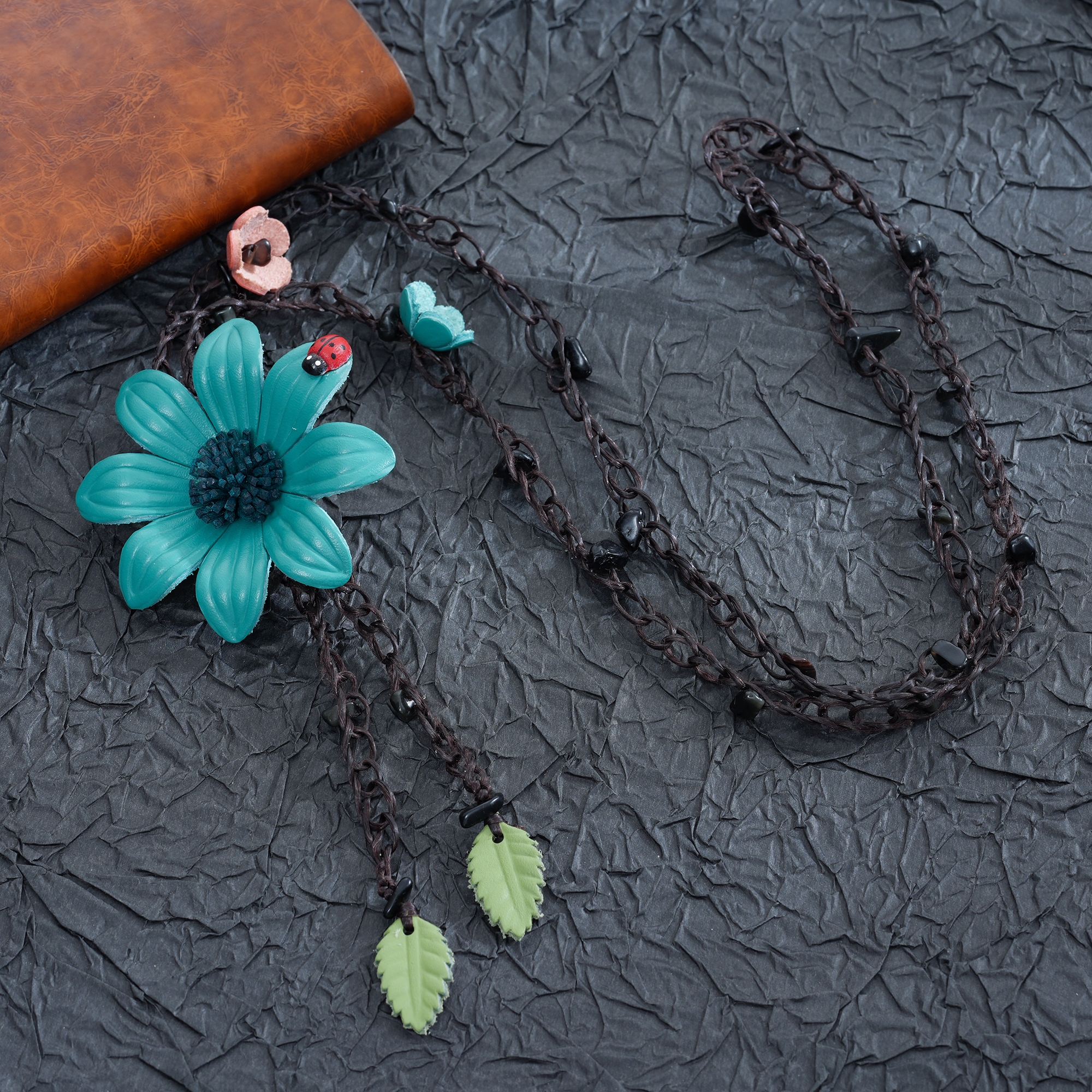 Key chains, sweater chains Item Picture