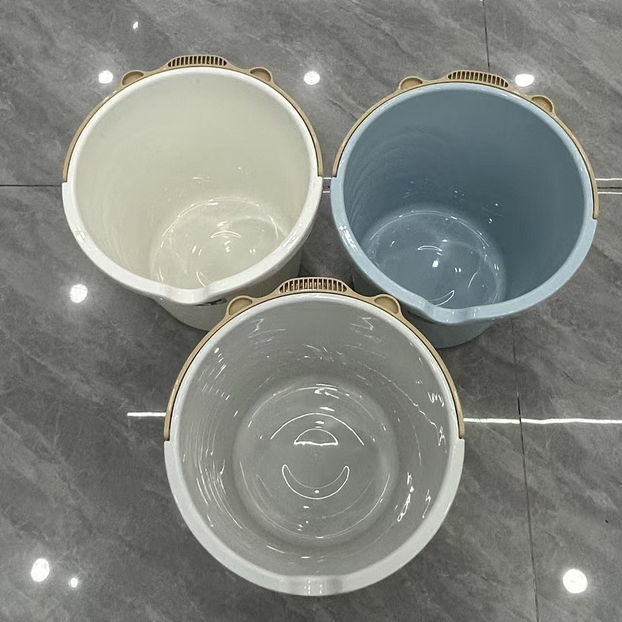 Thickened plastic water bucket, washbasin, household water storage bucket with lid, large-sized hand-held bucket, student dormitory washing and outdoor water bucket, multi-purpose bucket, pure water bucket Application Scenario