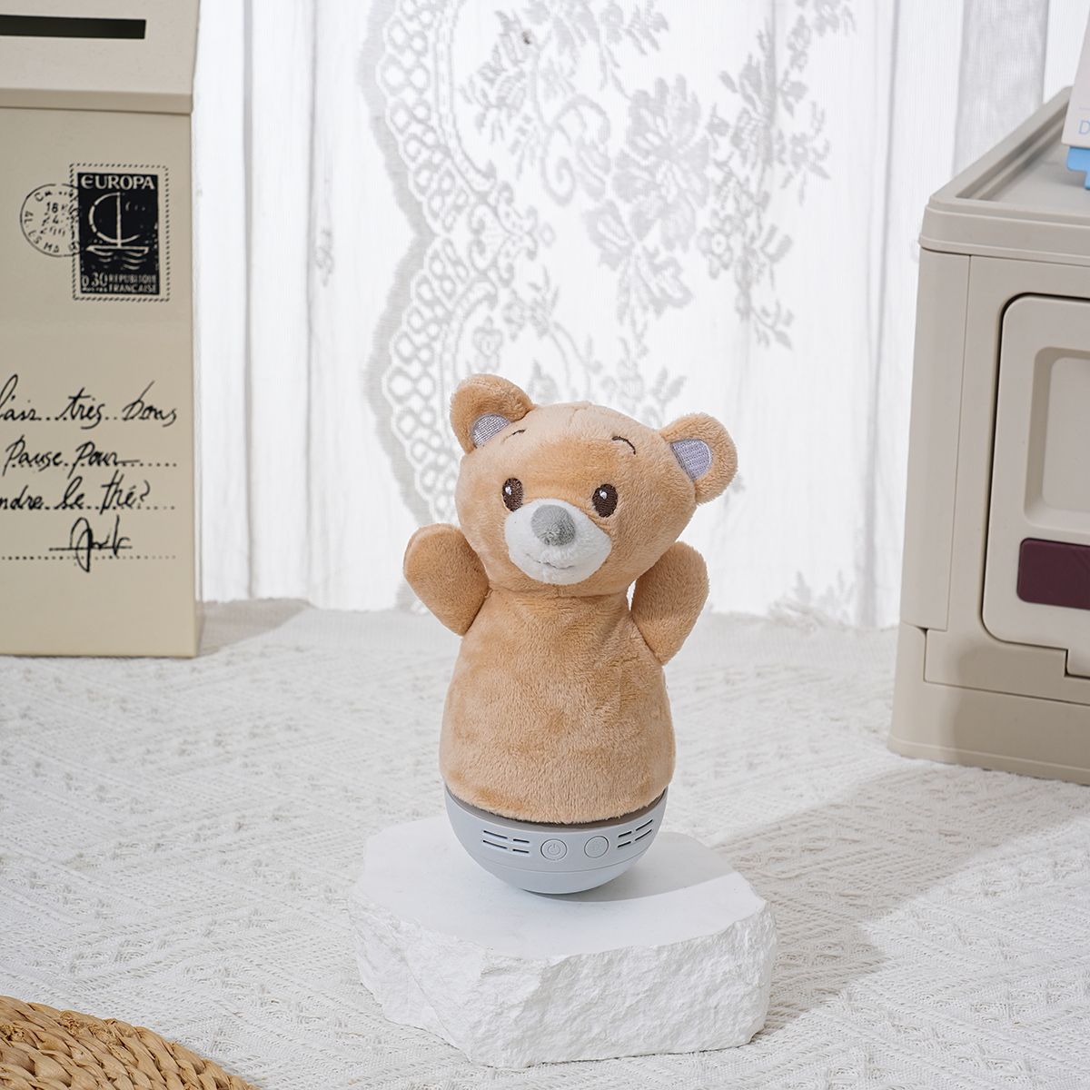 The plush toy night light in the shape of a little bear and rabbit can change the color of the light. The untoppleable plush toy is a companion and comfort doll for infants and children Specification image