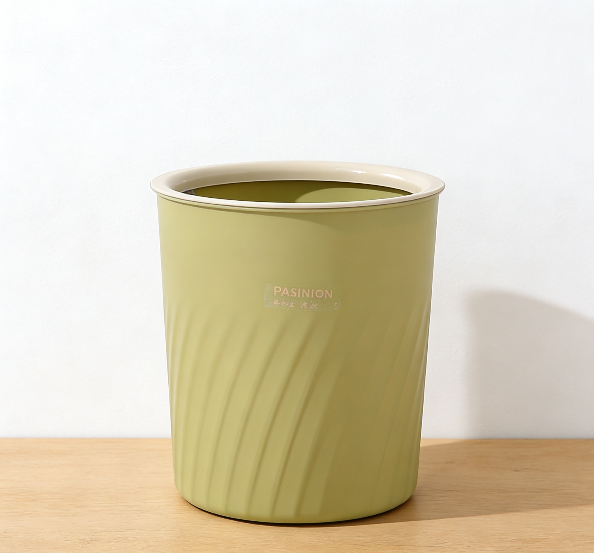 垃圾桶/笑脸垃圾桶/不弯腰垃圾桶/家用垃圾桶/不锈钢垃圾桶带盖白底实物图