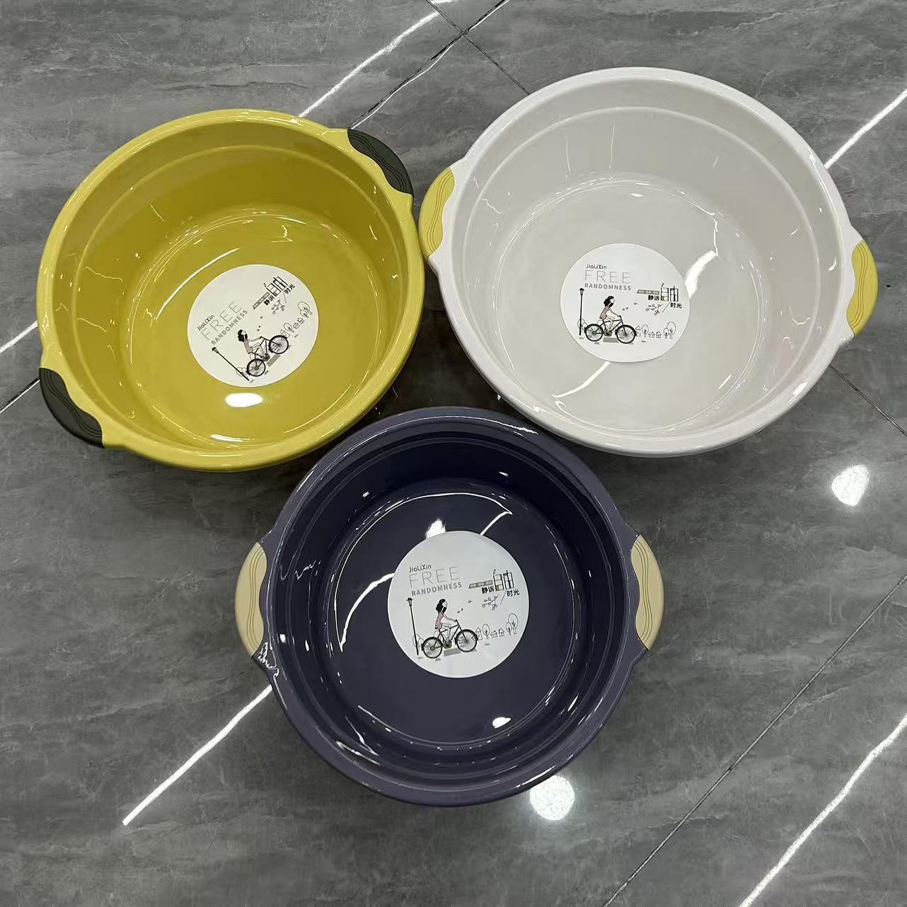 Household plastic washbasins are deepened and thickened, shock-resistant, simple for dormitories, students, babies, adults, large washbasins for washing faces and vegetables, solid color ear-listening basins, washbasins, foot basins, and plastic basins wholesale Item Picture