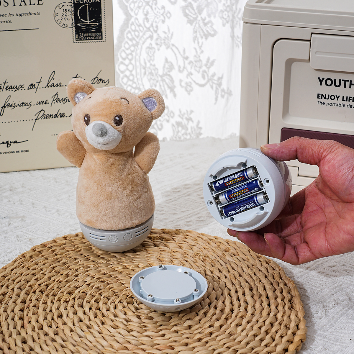 The plush toy night light in the shape of a little bear and rabbit can change the color of the light. The untoppleable plush toy is a companion and comfort doll for infants and children Application Scenario