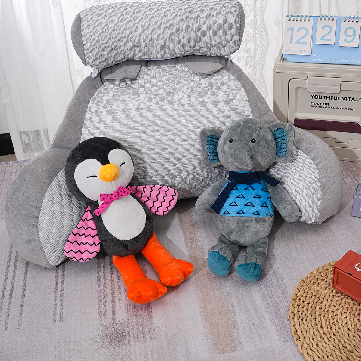 婴童安抚毛绒企鹅大象玩偶可爱公仔儿童玩具可放音乐，可当小夜灯，婴儿啼哭感应器毛绒玩具玩偶