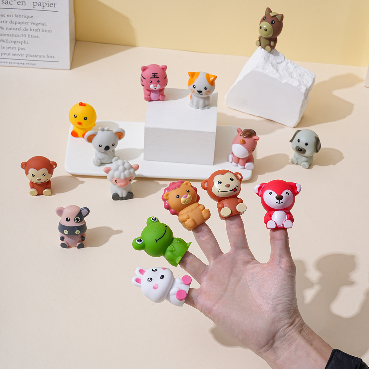 Cute animal-shaped ornaments, small animal dolls, silicone finger dolls, baby comfort toys, toys for children 2025, cute Application Scenario