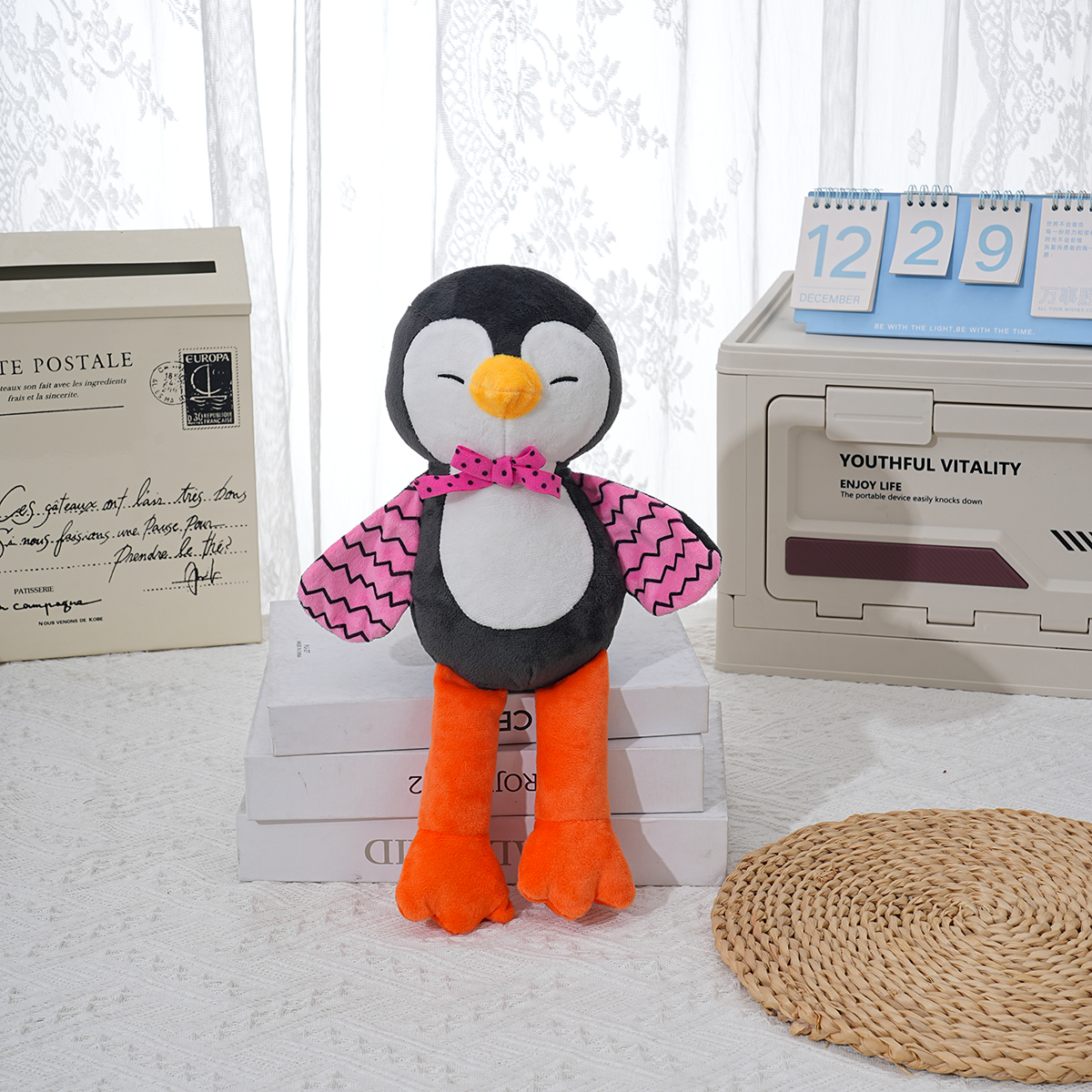 Baby and toddler soothing plush penguin and elephant dolls, cute dolls, children's toys, can play music, can be used as night lights, baby cry sensors, plush toys Application Scenario