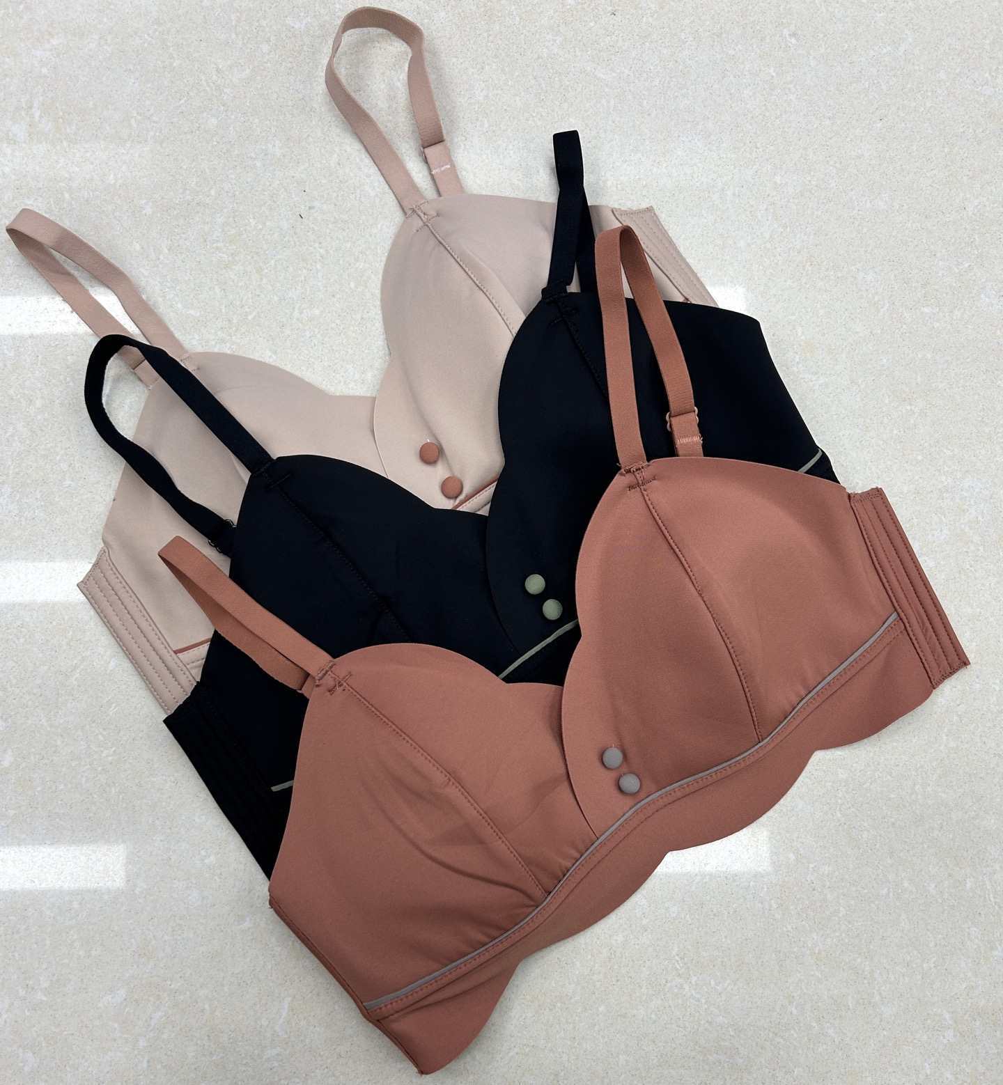 906# Foreign trade inventory wholesale Underwear, seamless underwear, women's small breast, gathering, thin, no steel coil, breast retraction, anti-sagging, beautiful back, no steel coil bra QNI Item Picture