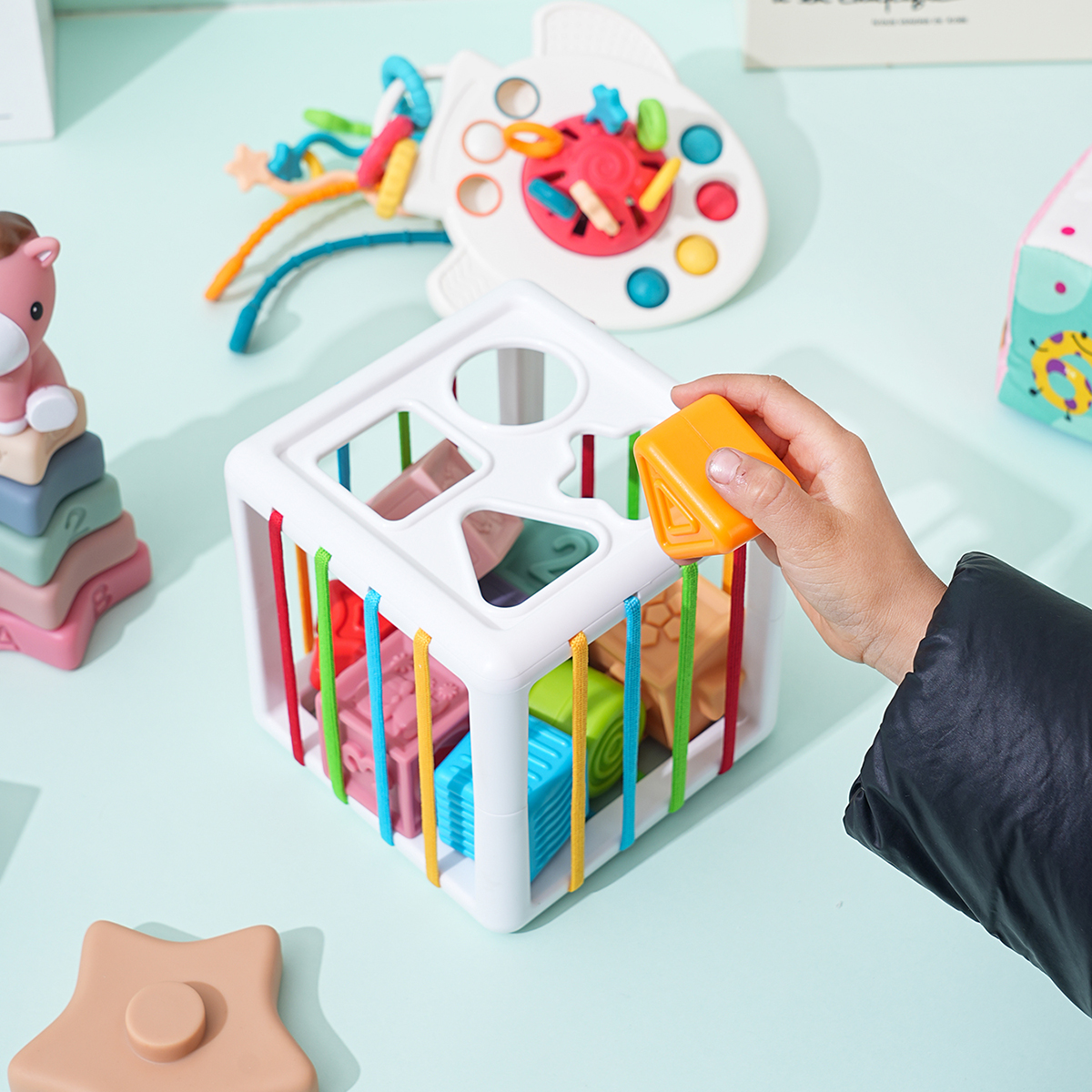 Children's educational toys, smart early education books, and enlightenment learning toys are suitable for children over 0 years old for educational enlightenment. Six-in-one soft rubber toy set Application Scenario