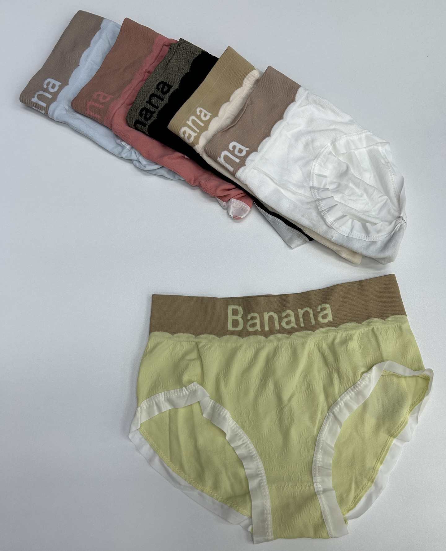 1488# Foreign trade export women's underwear Rabbit Banana New high-waisted underwear Women lift buttocks and tuck in abdomen large size breathable Japanese style ins seamless triangle pants QNI Application Scenario