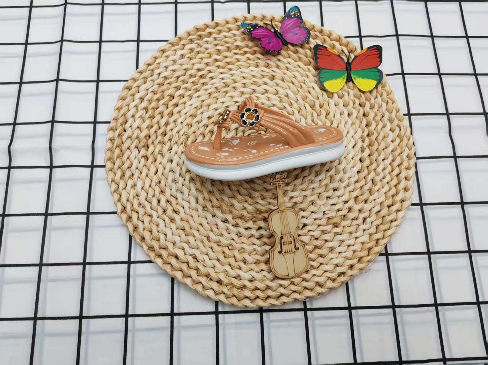 New Summer 2025 simple metal flower outerwear children's flip-flops Specification drawing