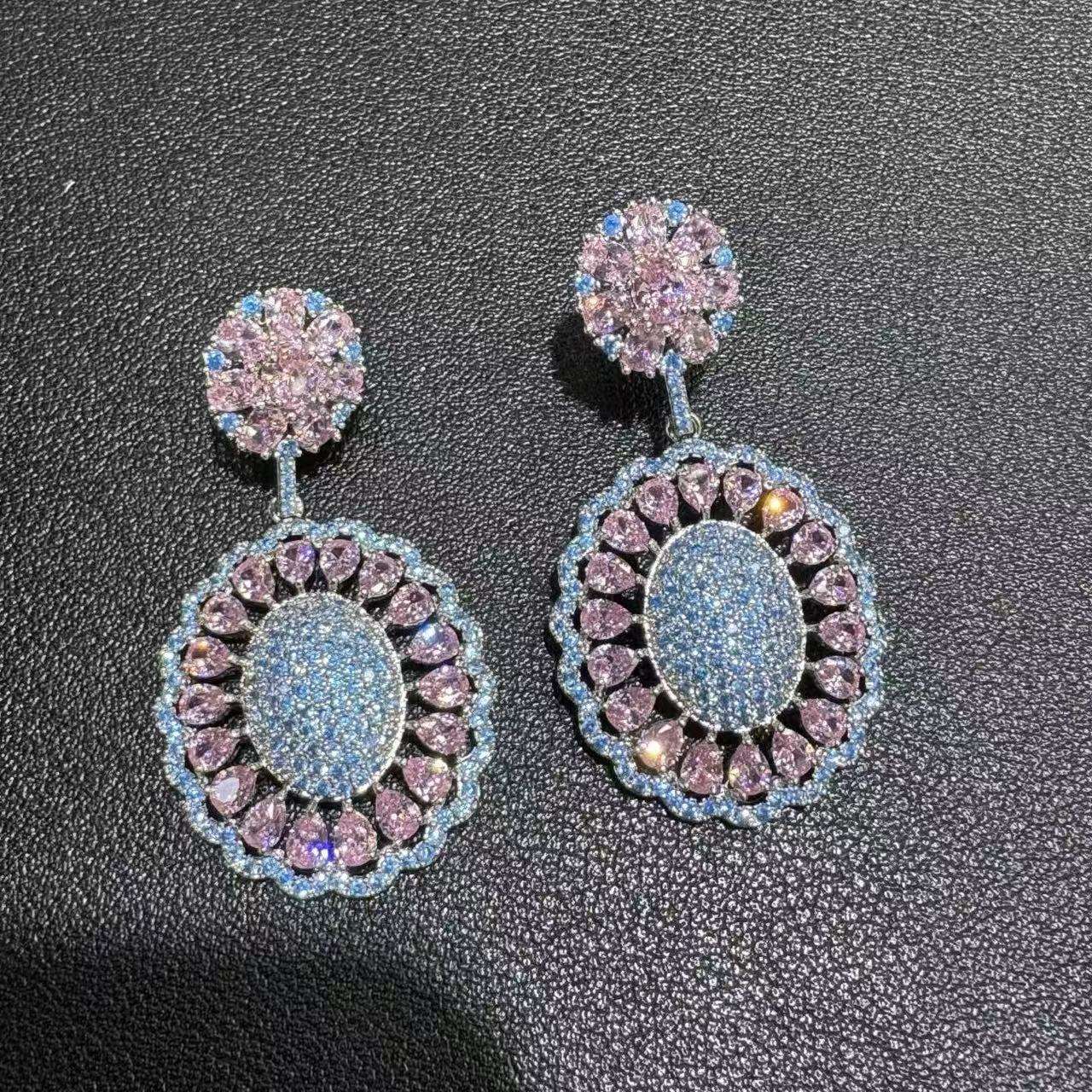 Fashionable, light luxury, grand and dynamic, micro-set light luxury temperament, niche micro-set design sense, waterdrop zircon exquisite earrings