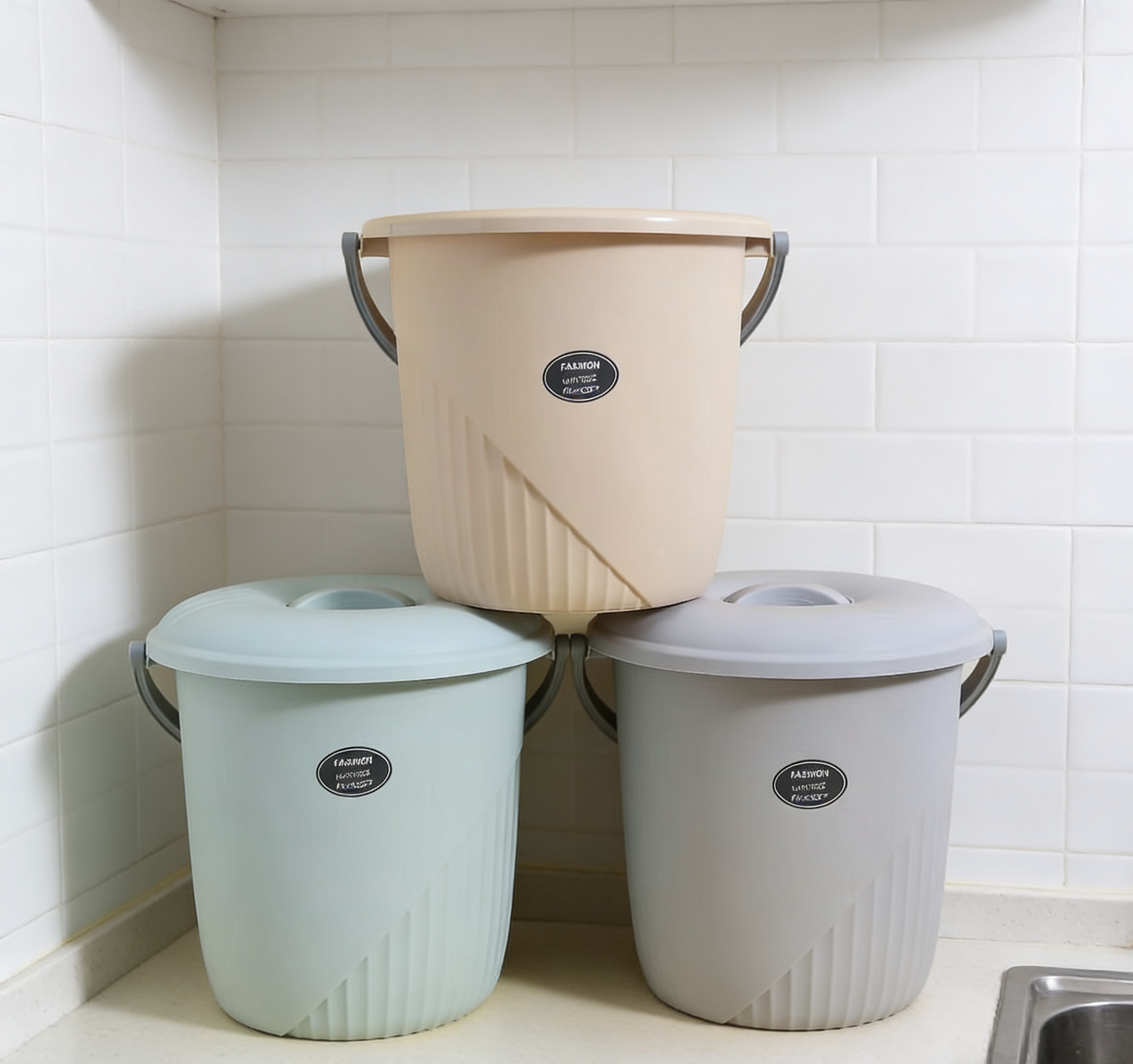 Popular plastic water buckets are available in stock and dispatched instantly. Large-capacity household water storage buckets are a practical choice. Wholesale household plastic water buckets are recommended. Multi-functional thickened water storage buckets are essential household items. Wholesale details Picture