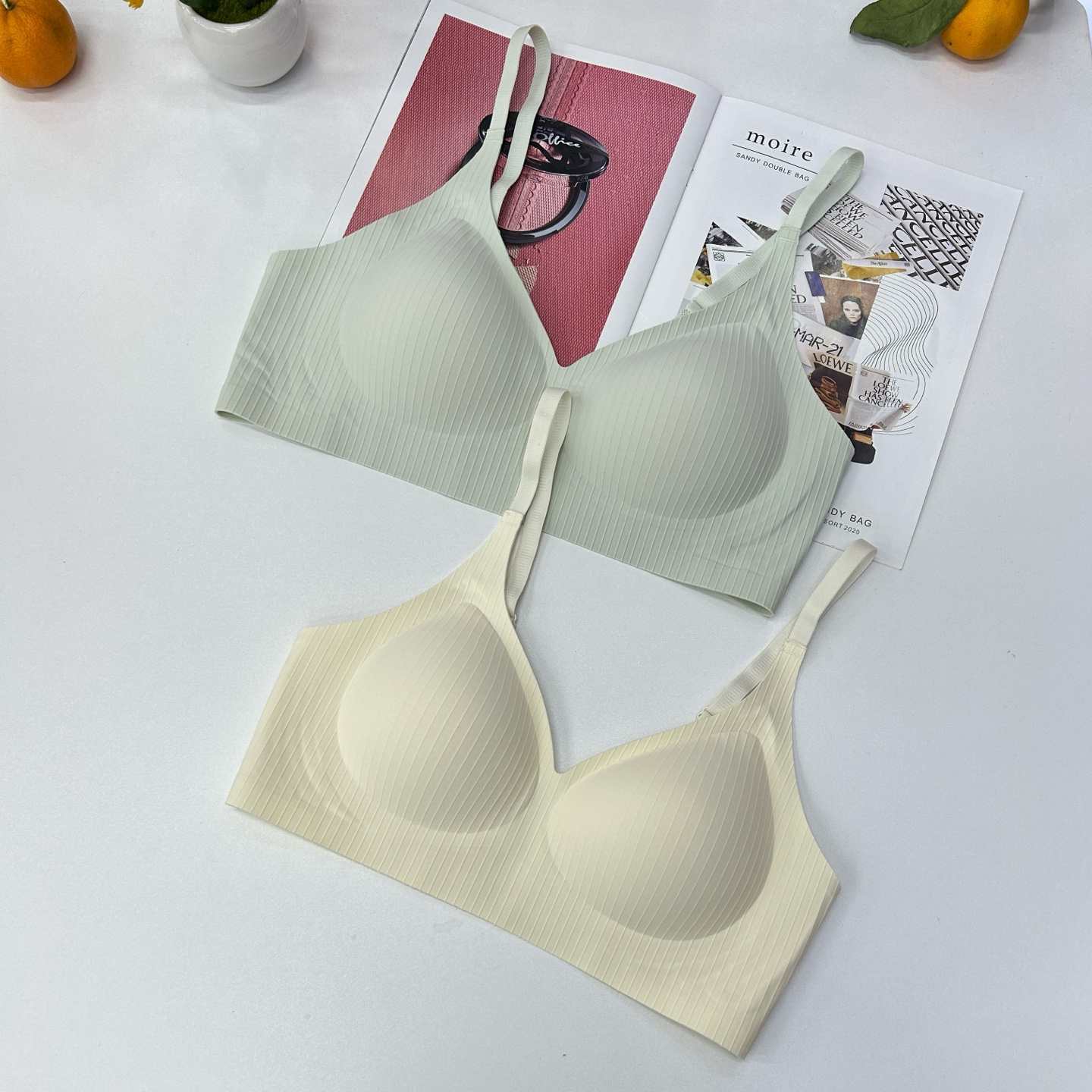 8805# Export lingerie: Slim Waist Sexy Seamless Lingerie, small chest Lift, Gathering, Anti-sagging, women's breast Bra, Soft Support Bra, QNI Item Picture