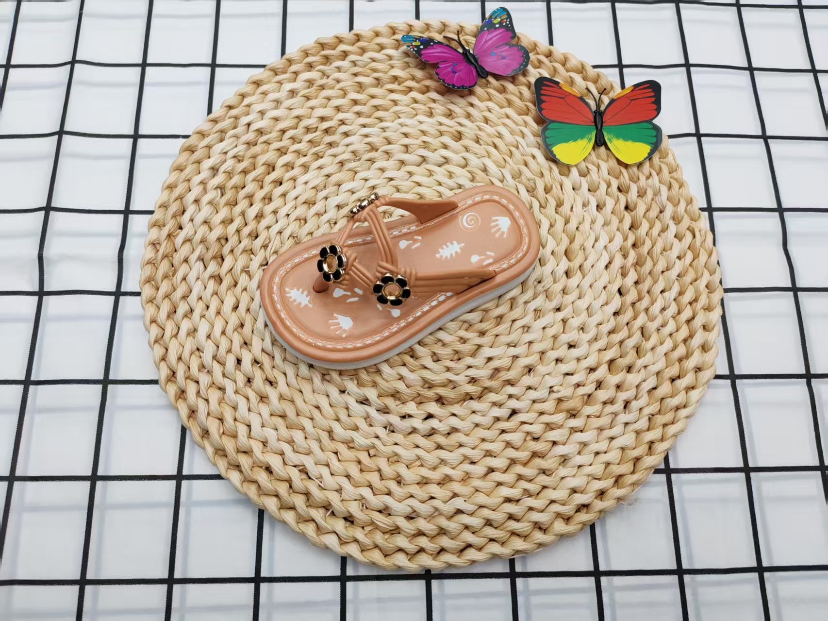 New Summer 2025 simple metal flower outerwear children's flip-flops details Picture
