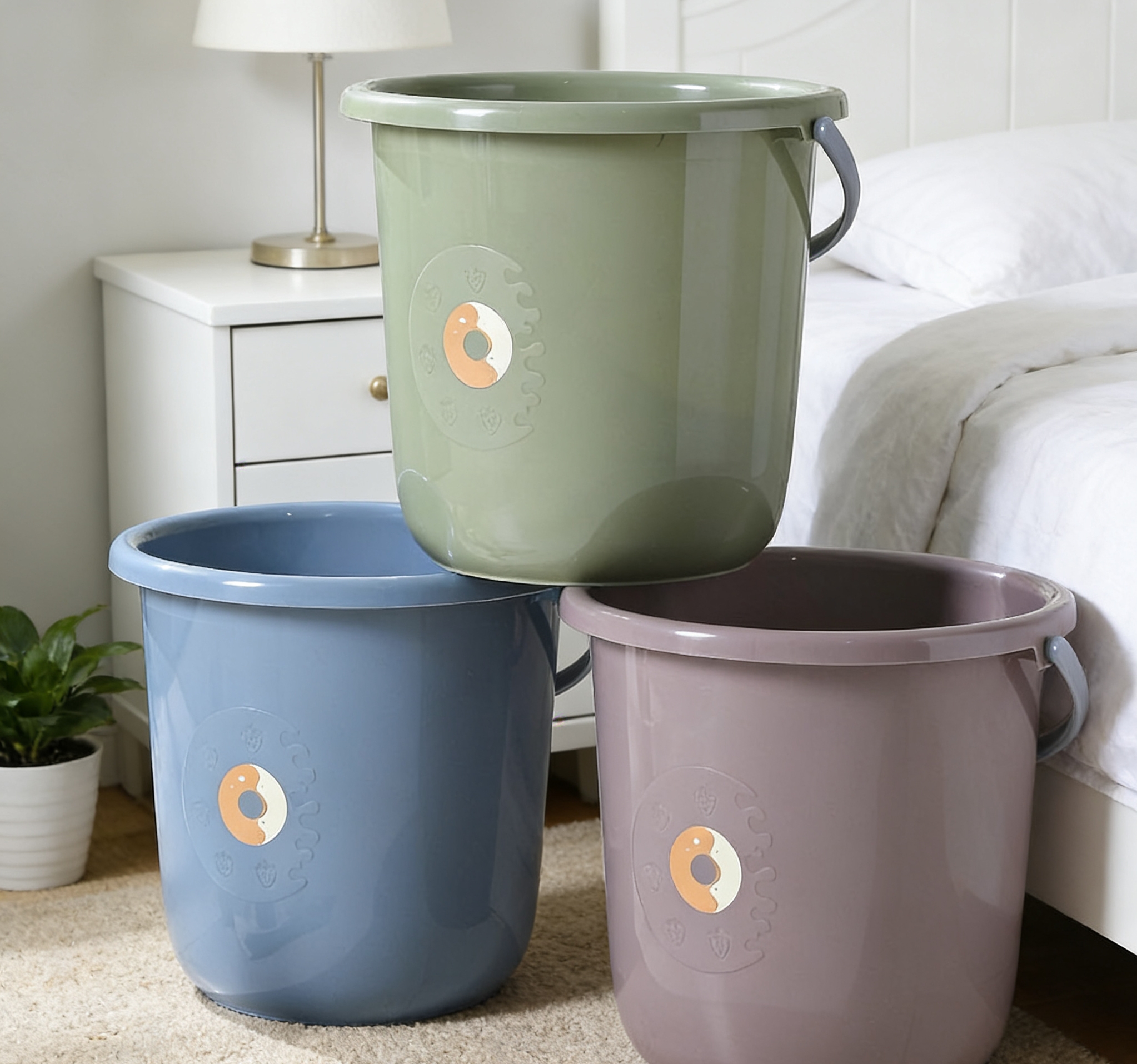 Selected solid color water buckets are best-selling home cleaning and storage tools. The preferred solid color water buckets are now available. They are essential items for home cleaning and organization, and are available for wholesale at an extremely good price Specification image
