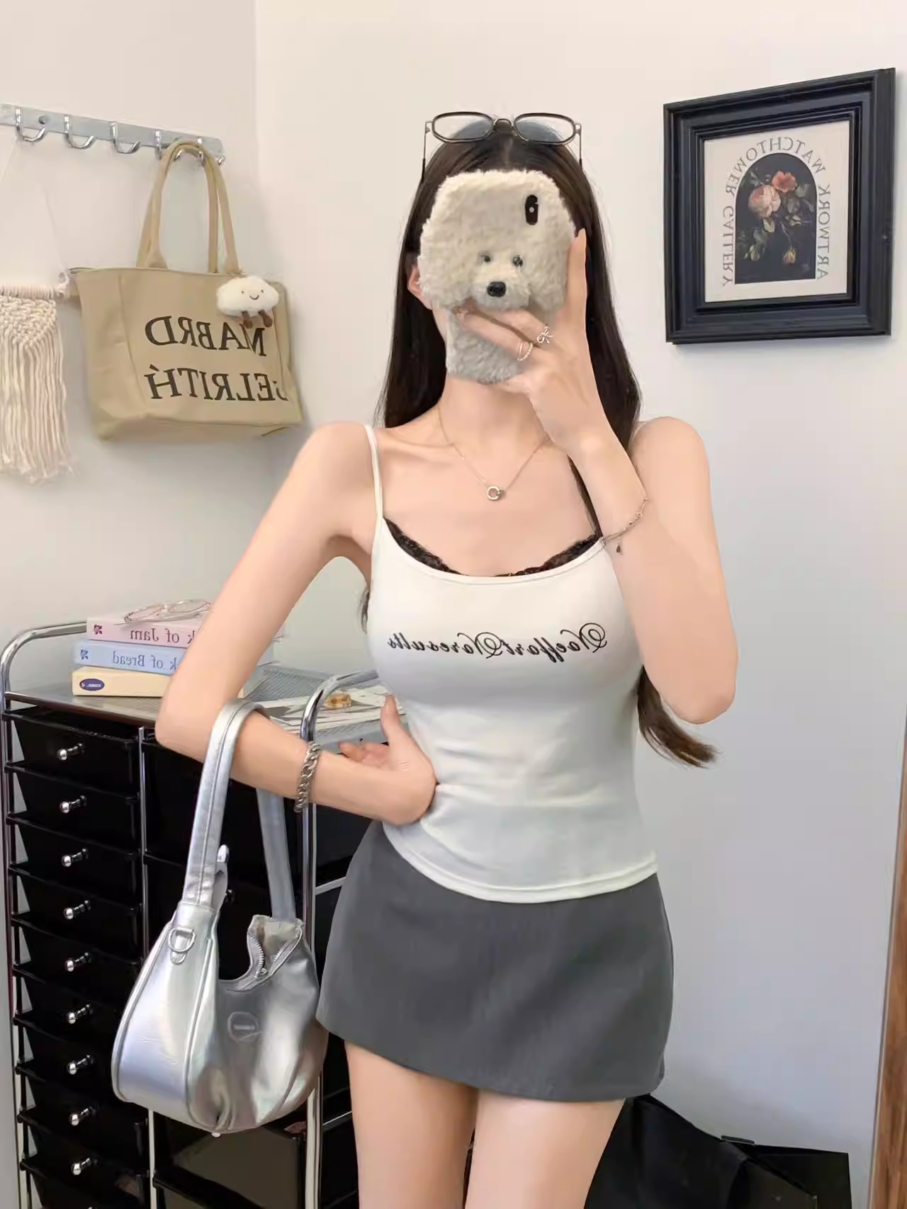 The hot girl patchwork small halter top is a top for women to wear inside and outside with a chest pad and letter-embroidered halter pic 9