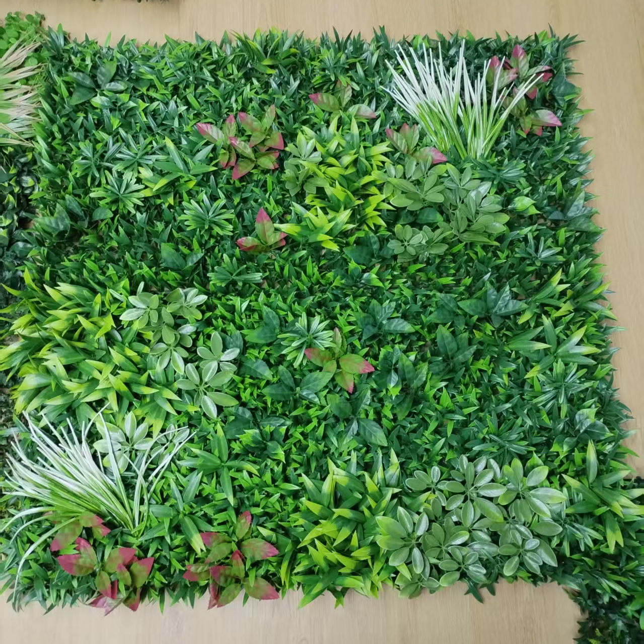 Artificial plants, artificial flower decorations, green plants, lotus, wall-hung green plant decorations, natural and fresh home ornaments, artificial plant walls, shopping mall decorations, artificial green plant walls, lawn walls, cross-border background flower walls, customized artificial green plants