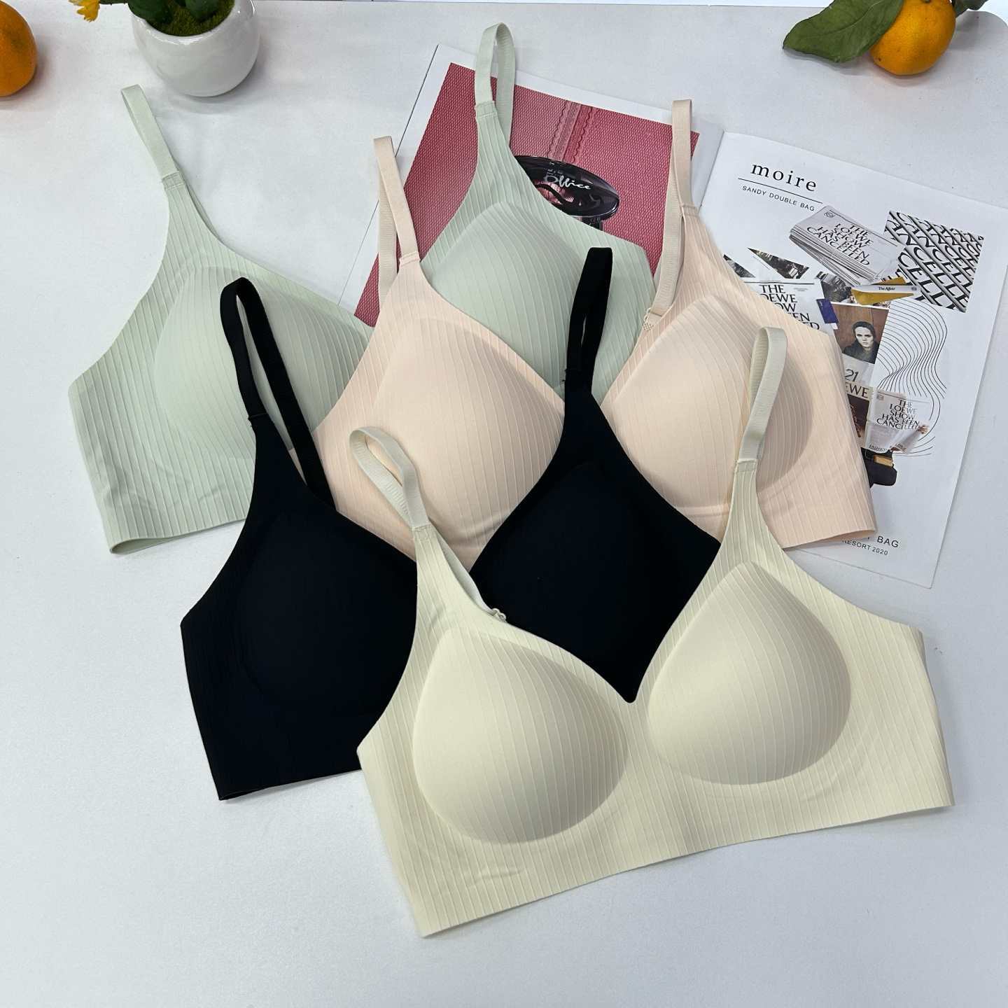 8805# Export lingerie: Slim Waist Sexy Seamless Lingerie, small chest Lift, Gathering, Anti-sagging, women's breast Bra, Soft Support Bra, QNI full figure