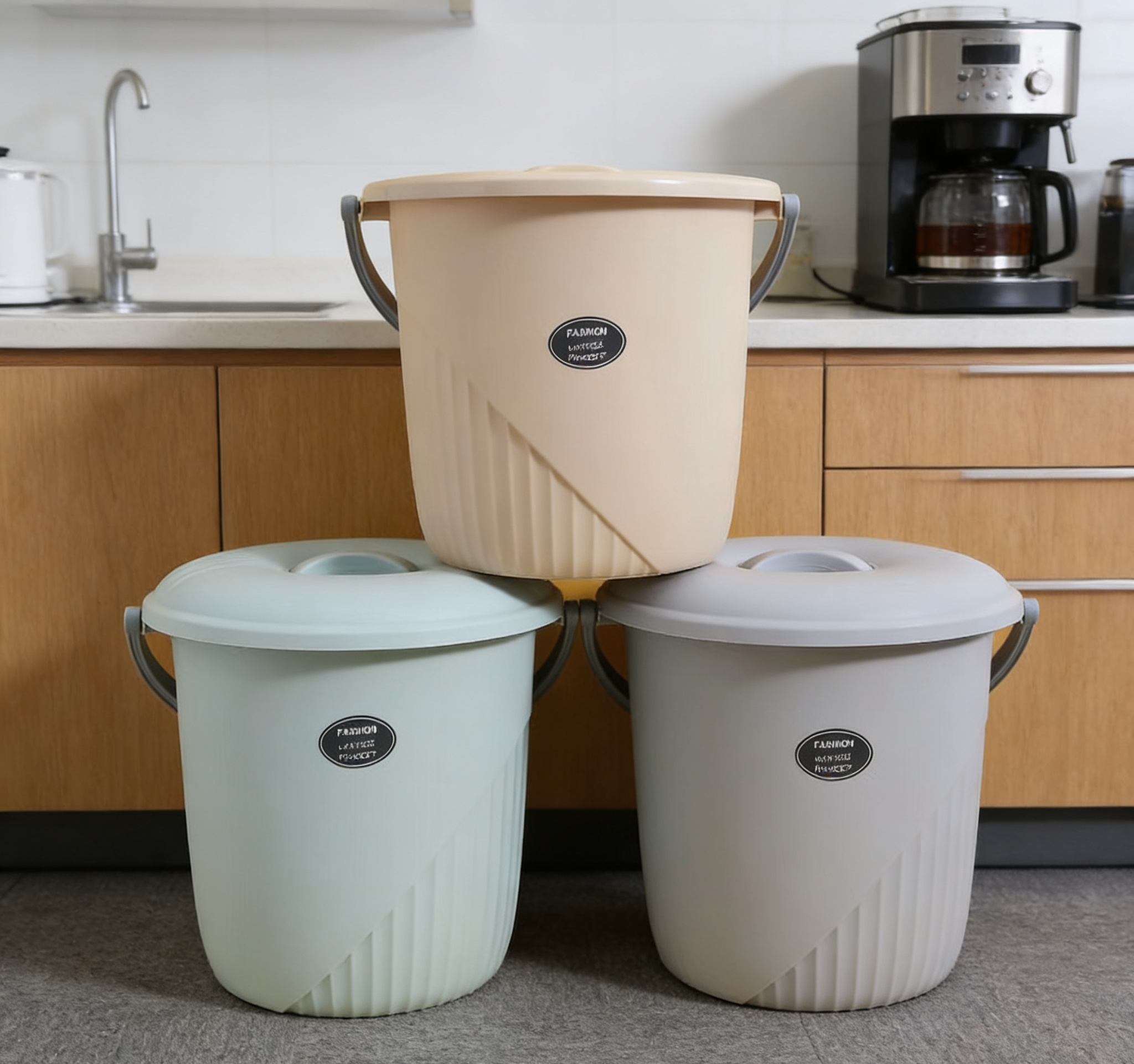 Popular plastic water buckets are available in stock and dispatched instantly. Large-capacity household water storage buckets are a practical choice. Wholesale household plastic water buckets are recommended. Multi-functional thickened water storage buckets are essential household items. Wholesale Application Scenario